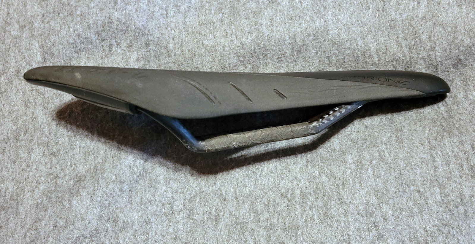 175 Grams! Fizik Arione R1 Carbon Rail Regular Saddle Fi’zi:k 304 X 126 mm