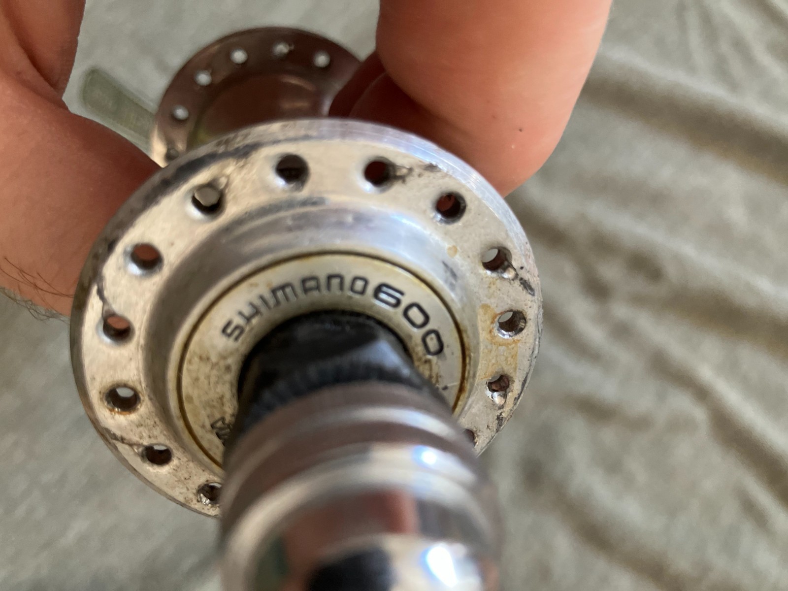 Used Shimano 600 HB-6207 Rear Front Hub 32H with Shimano 600 MF-6208 cassette.
