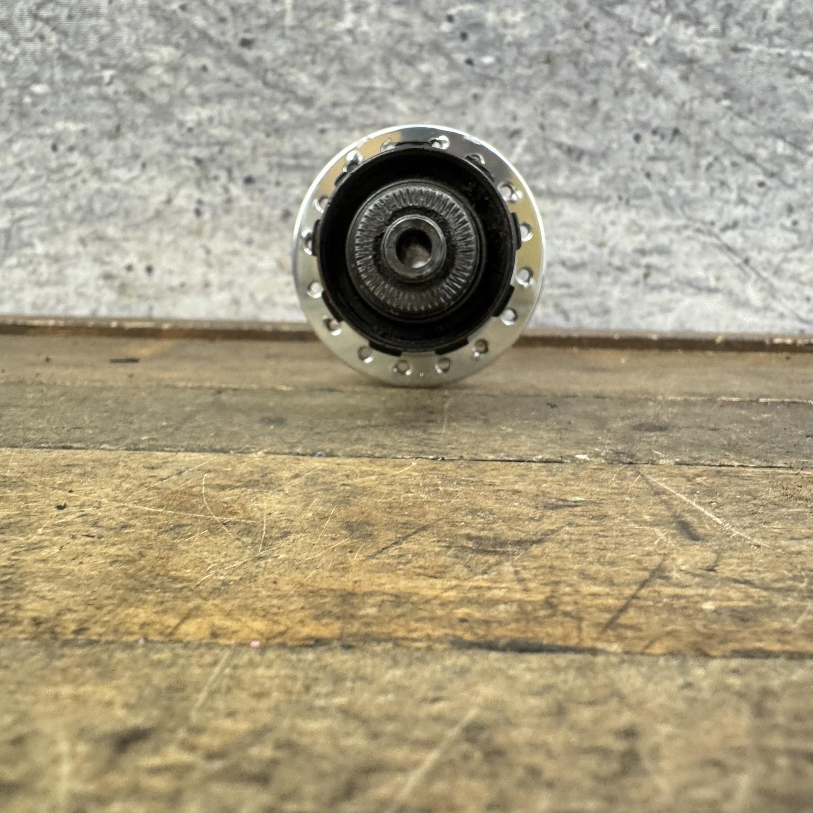 Vintage Shimano Deore XT FH-M737 Rear Hub 32H 135mm 8s MTB QR 90s Silver Japan