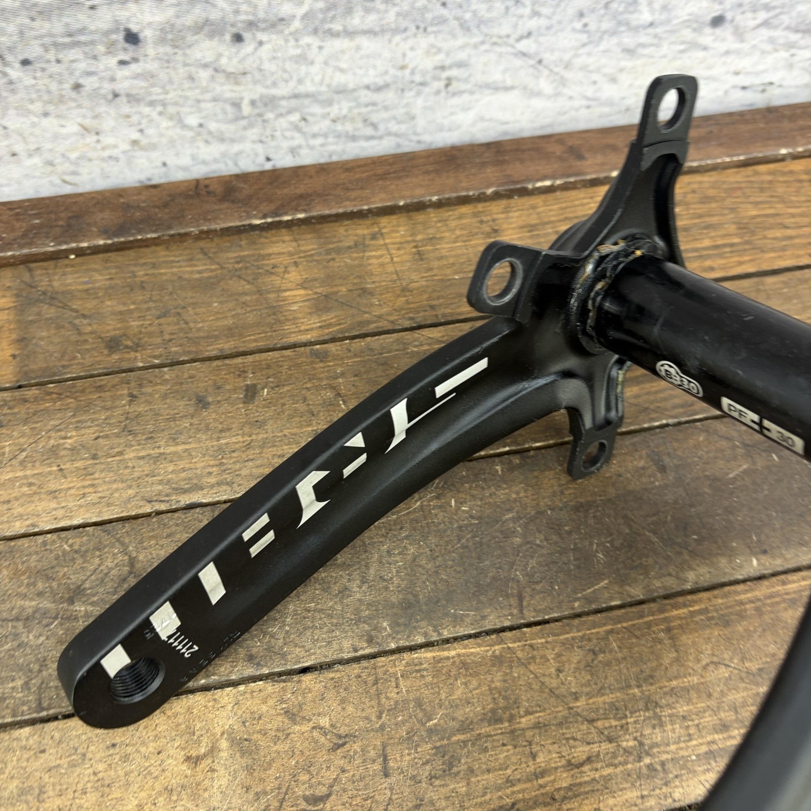 SRAM Apex Crankset 4-Arm Asymmetrical 172.5mm 30mm PF30 Road Gravel CX Black