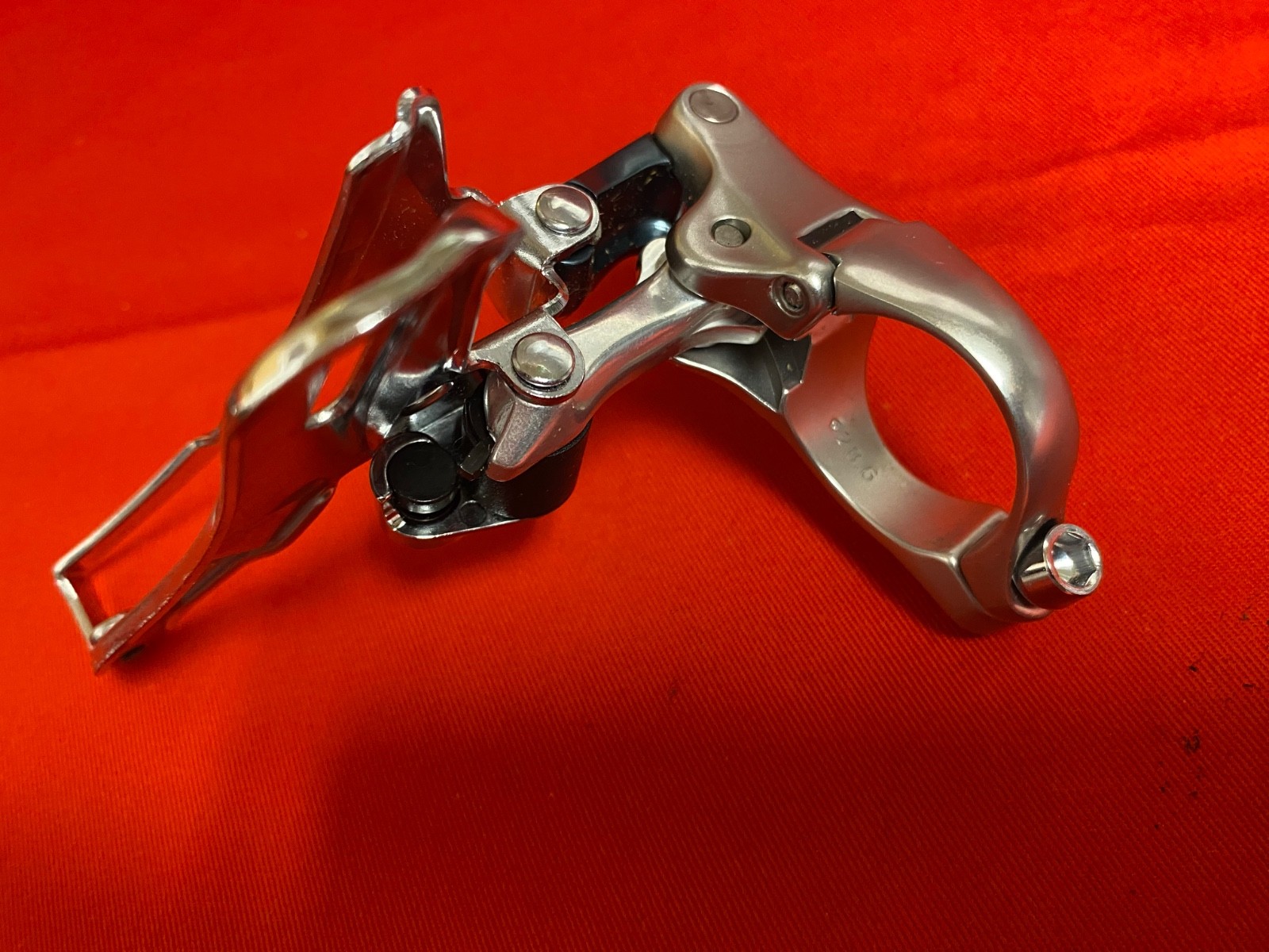 Shimano XTR FD-M900 Front Derailleur 3x8s Clamp-On 28.6 B.Pull/B.Swing