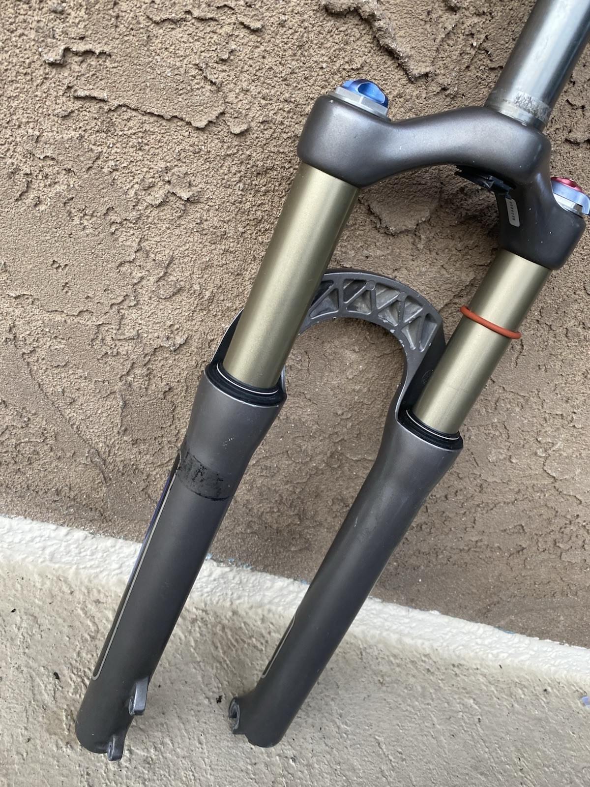 Gray Fox Racing Float 100 RL Straight 1-1/8″ 9mm X 100mmQR 26″ Fork
