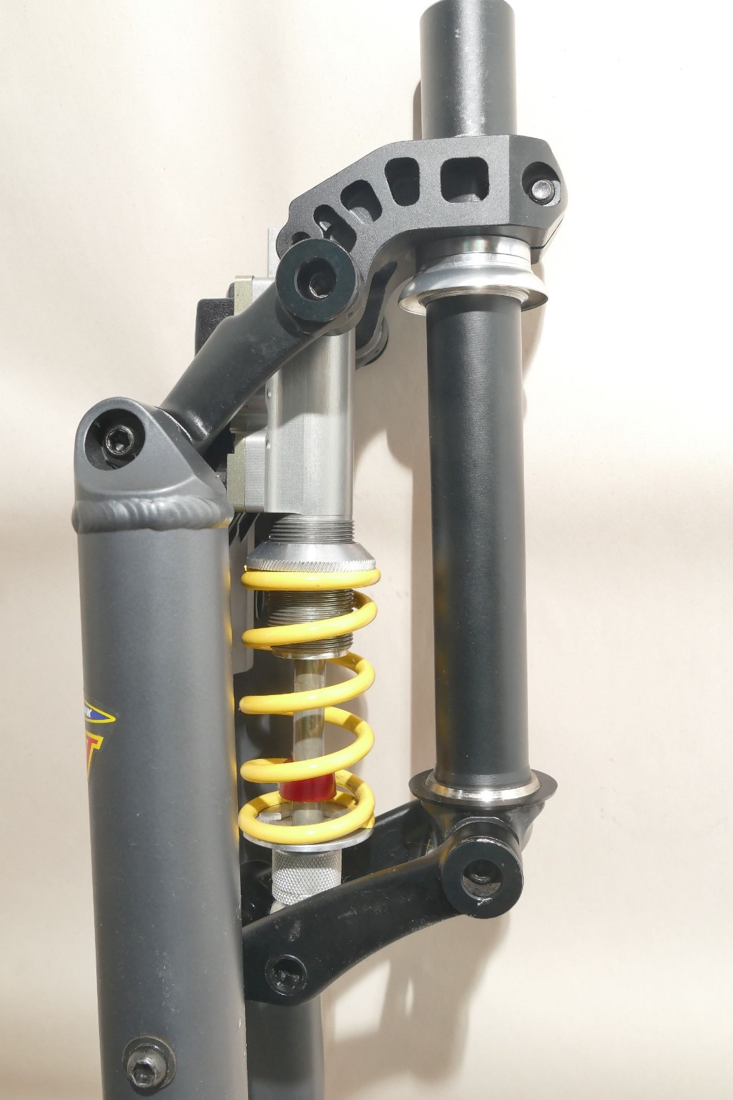 Noleen Crosslink Suspension Forks w/Smart Shock Easton 1 1/8″ Steerer 26″ Wheel