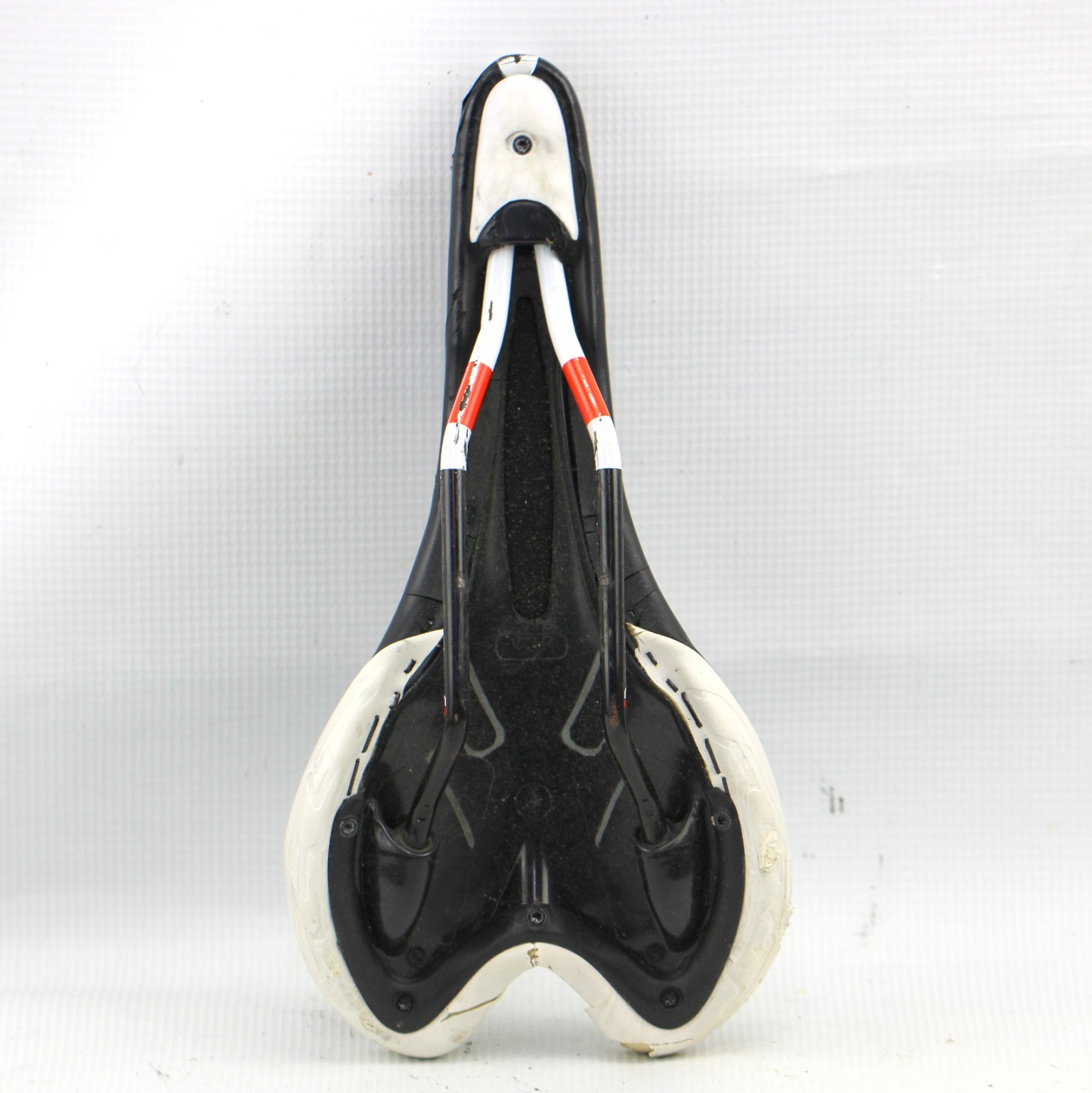 FELT SPORT COMFORT SADDLE Bike Seat 140x279mm 270g Black White