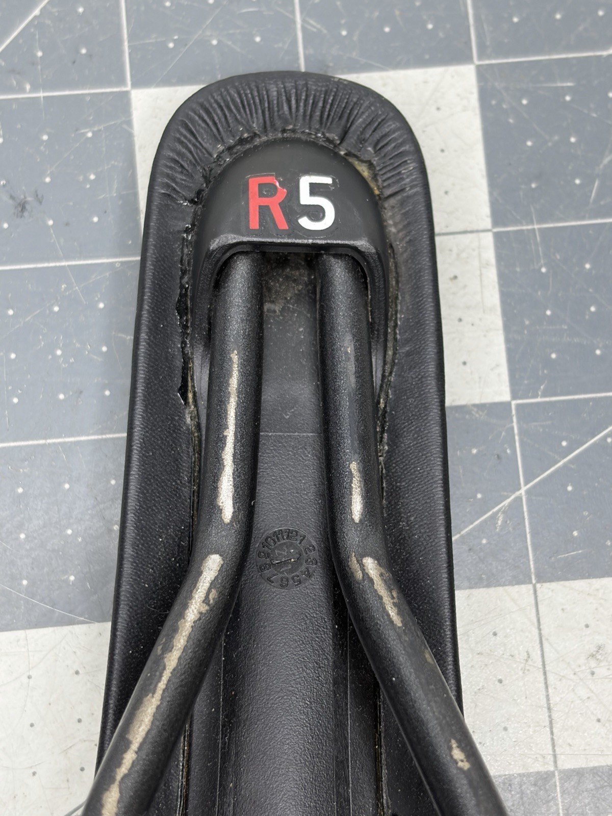 Fizik R5 Kium Rail Road Saddle Black Used (B2)