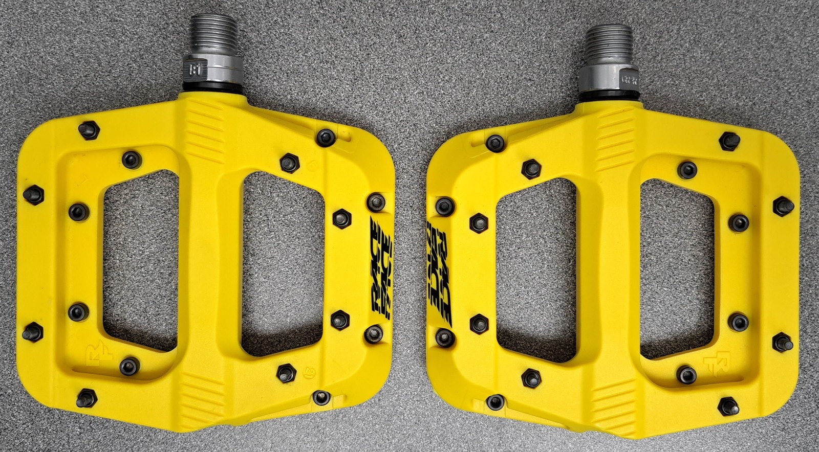 RaceFace Chester Pedal – Yellow, 9/16″