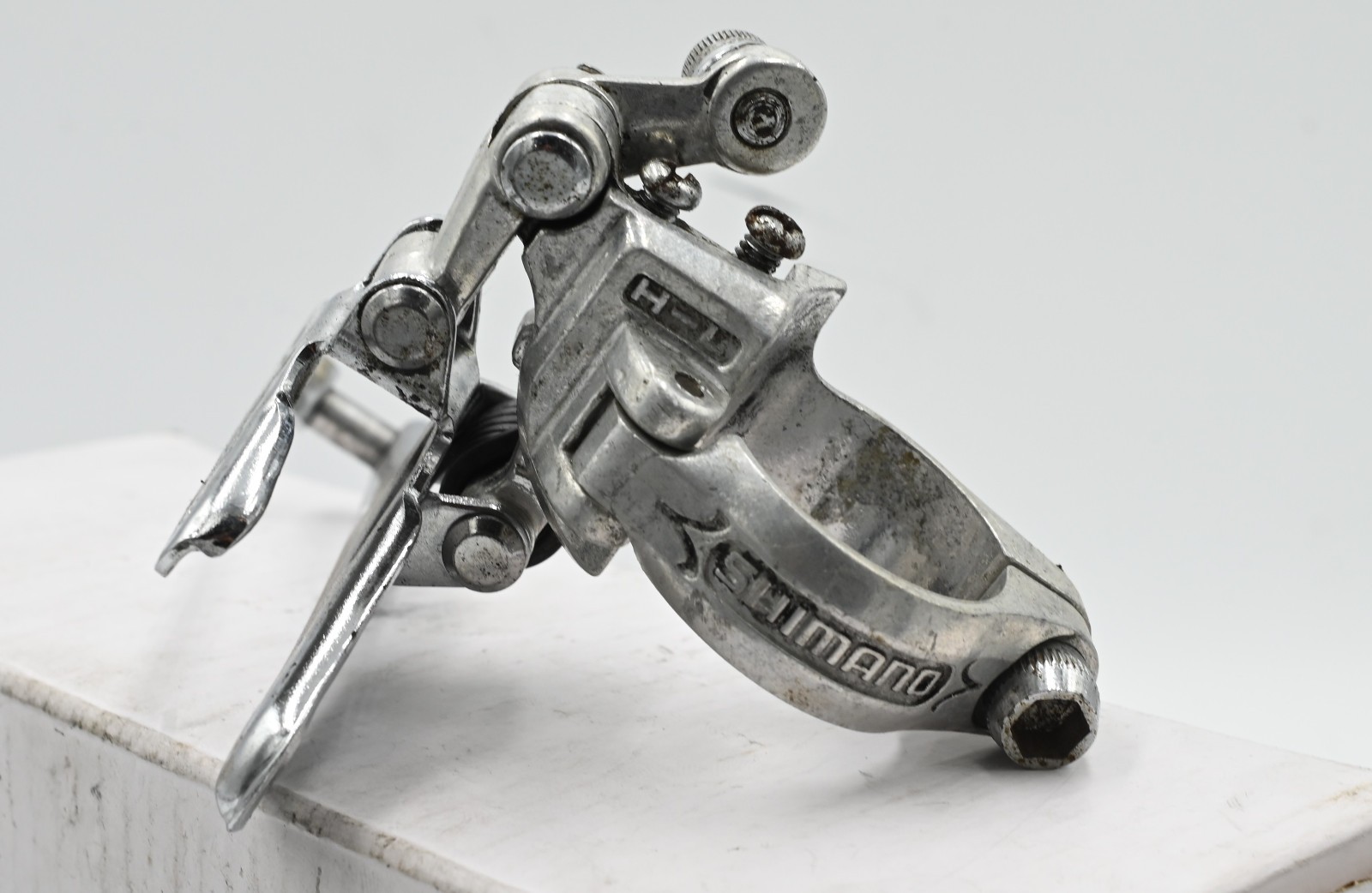 Vintage Shimano 600 Arabesque Front Derailleur 28.6 Clamp Double Bottom 70s