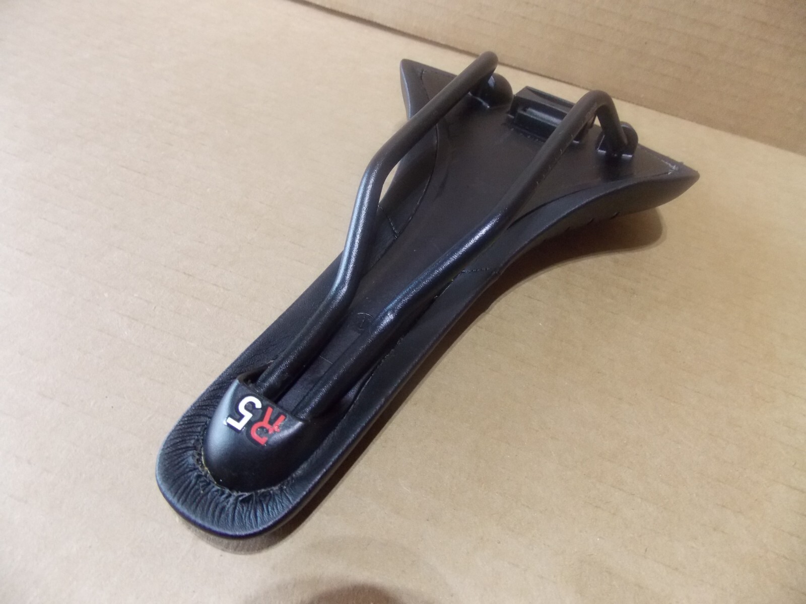 Fizik Antares R5 Bicycle Bike Saddle with Manganese Seat Rails nyc54