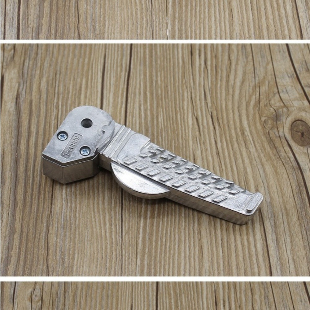 Folding Aluminum Rear Pedals for Motorcycle Footrest 12.5×4.5×2.3cm Silver