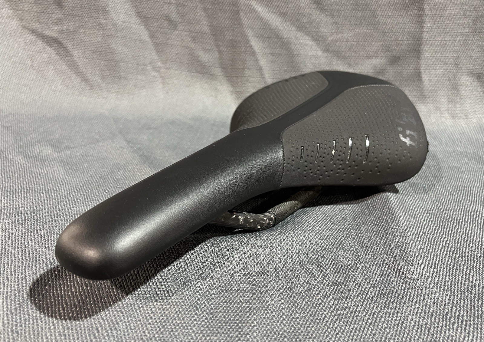 Fi’zi:k Antares R1 Saddle Large 152mm 275mm Braided Carbon Rails 7×9 Road Bike