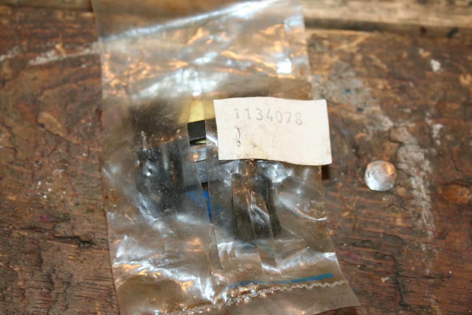 NOS CAMPAGNOLO Bottom Bracket Metal Cable Guide • Part #1134078 New-in-Package