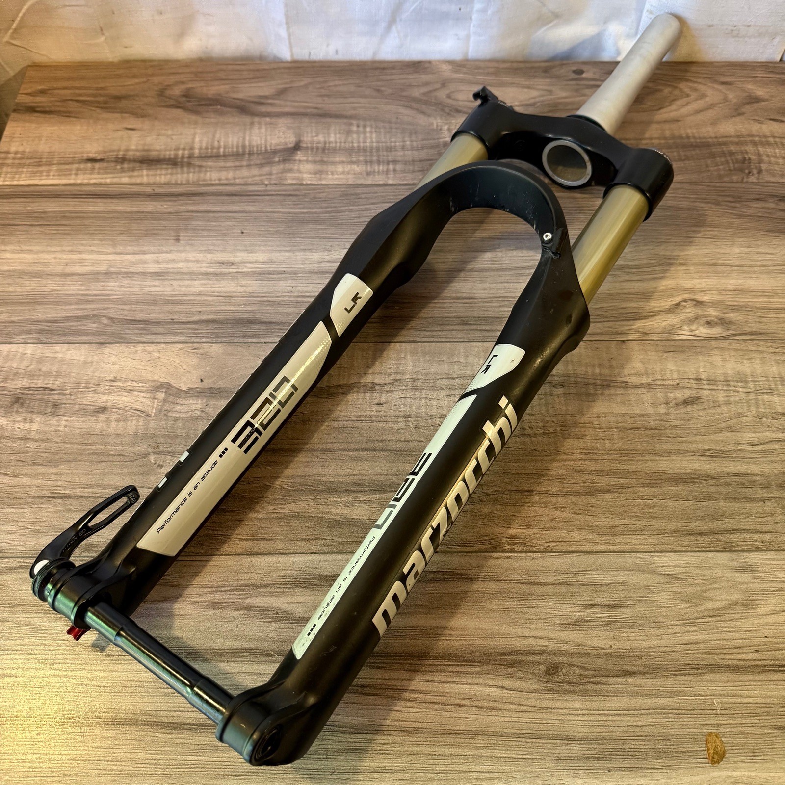 Marzocchi 320 LR 27.5 650b Fork 170 Taper Steerer 15mm x 100 Thru-Axle Non-Boost