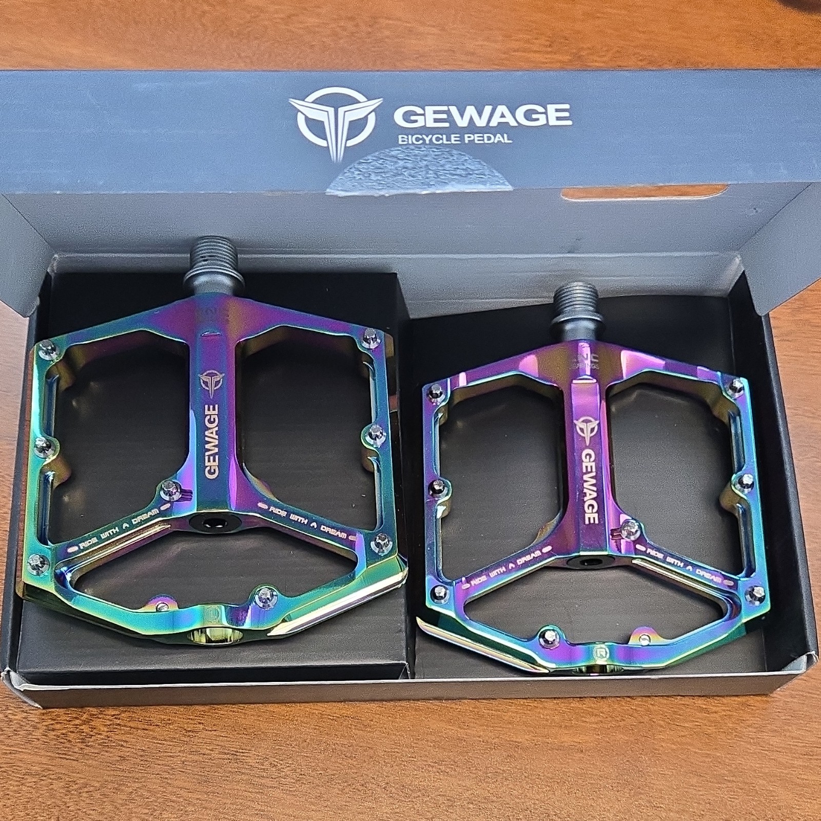 Gewage GE-324 Multicolor Alloy Flat Platform Bicycle Pedals