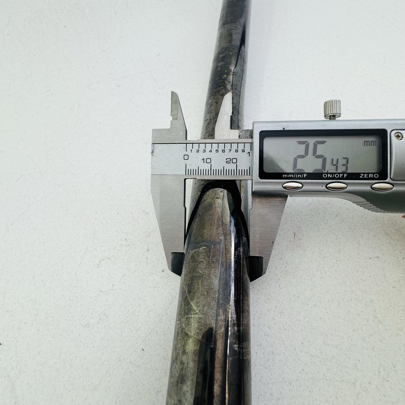 Vintage True Temper MTB Flat Handlebar 560mm 25.4mm Gloss Black Steel USA A63