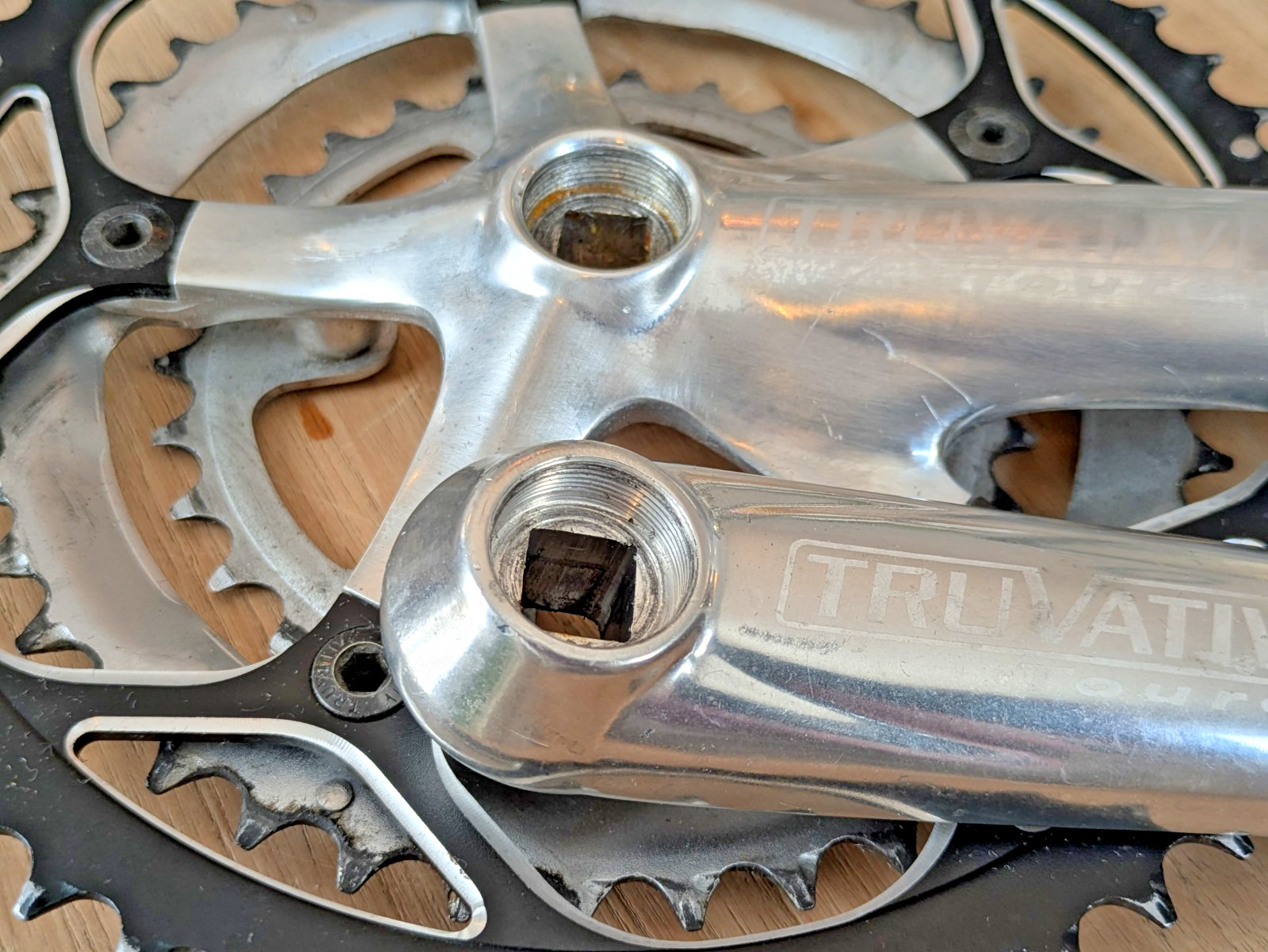 Truvativ Touro 170mm Triple Crankset Square Taper 52/42/30T