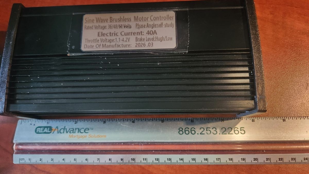 36V 48V 52V 60V 40A Black Gold Sine Wave Brushless Motor Controller 1kW-2kW UART
