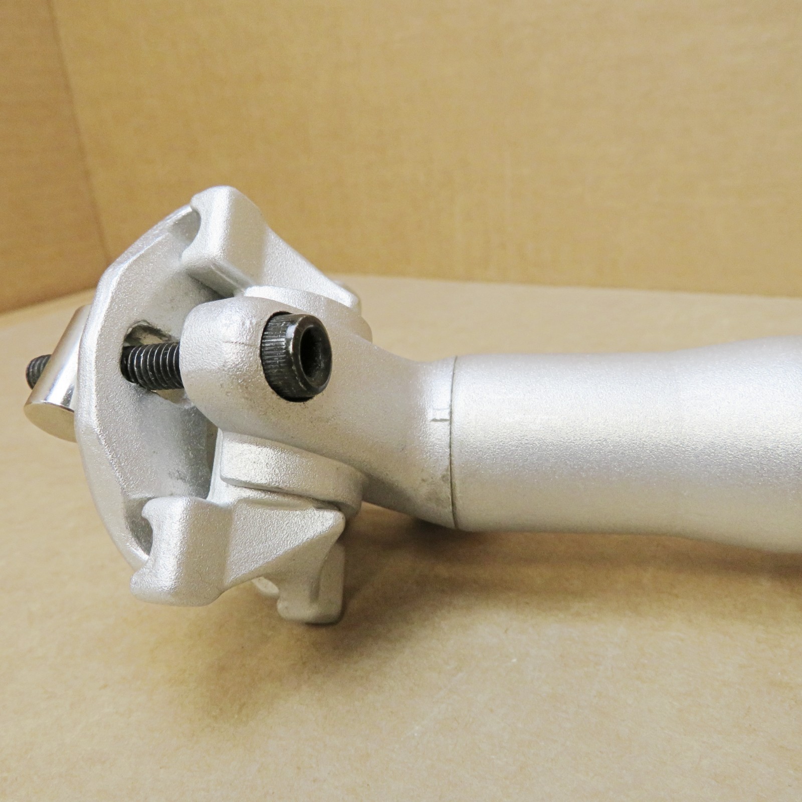 New-Old-Stock Titec Micro-Adjustable Seatpost (31.6mm x 360mm)…Light Shopwear