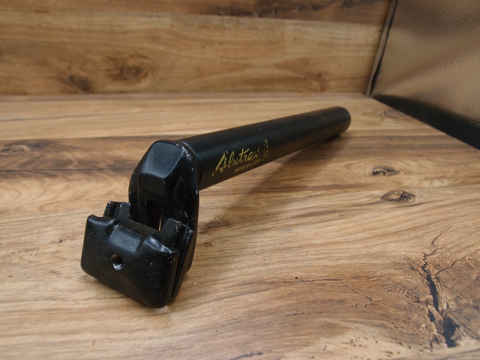 1990 MTB plain seatpost Wheeler Alutrax Super Hard 30.0 mm 300 mm length
