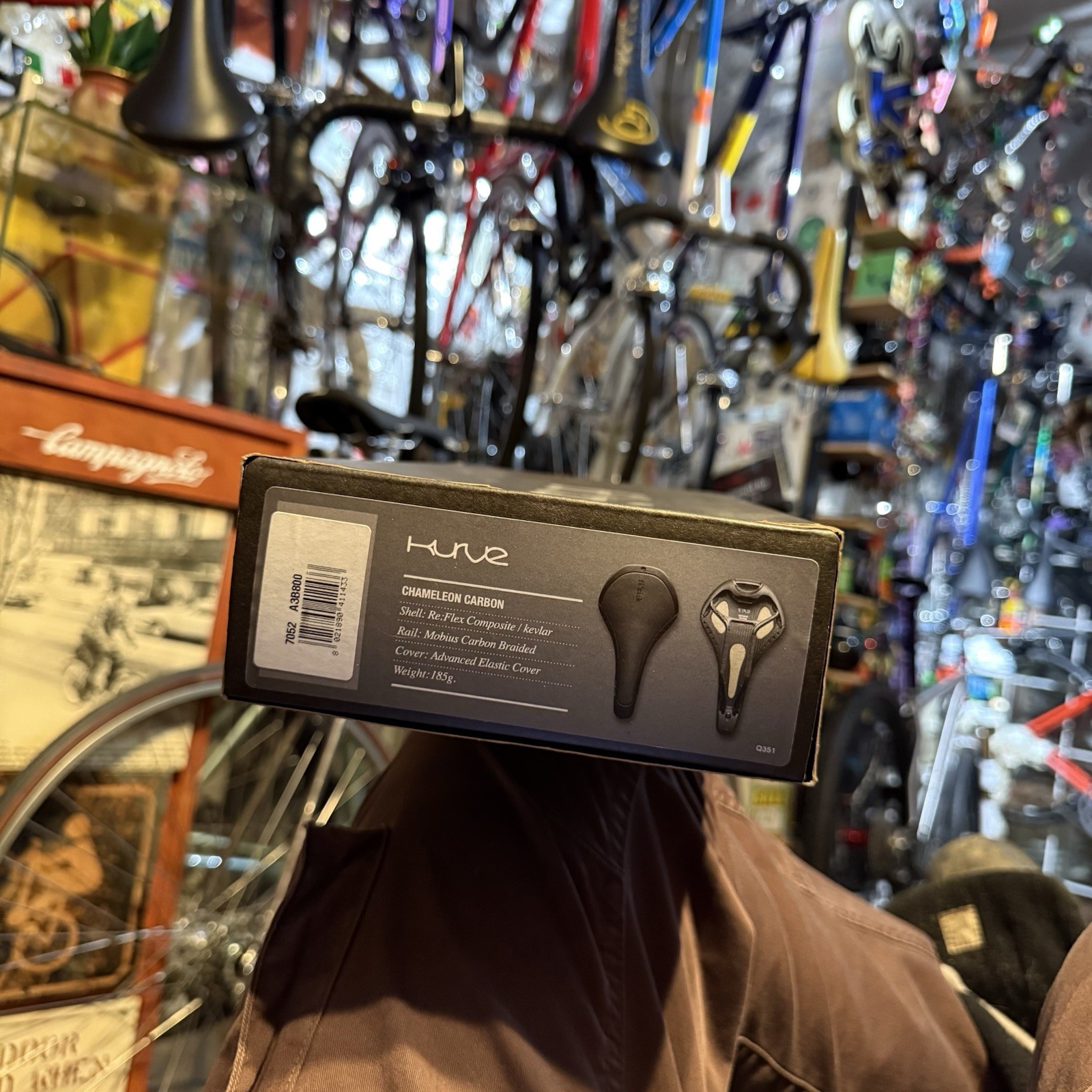NOS FIZIK KURVE CHAMELEON CARBON RAIL SADDLE – 185 GRAMS – NEW IN BOX / COMPLETE