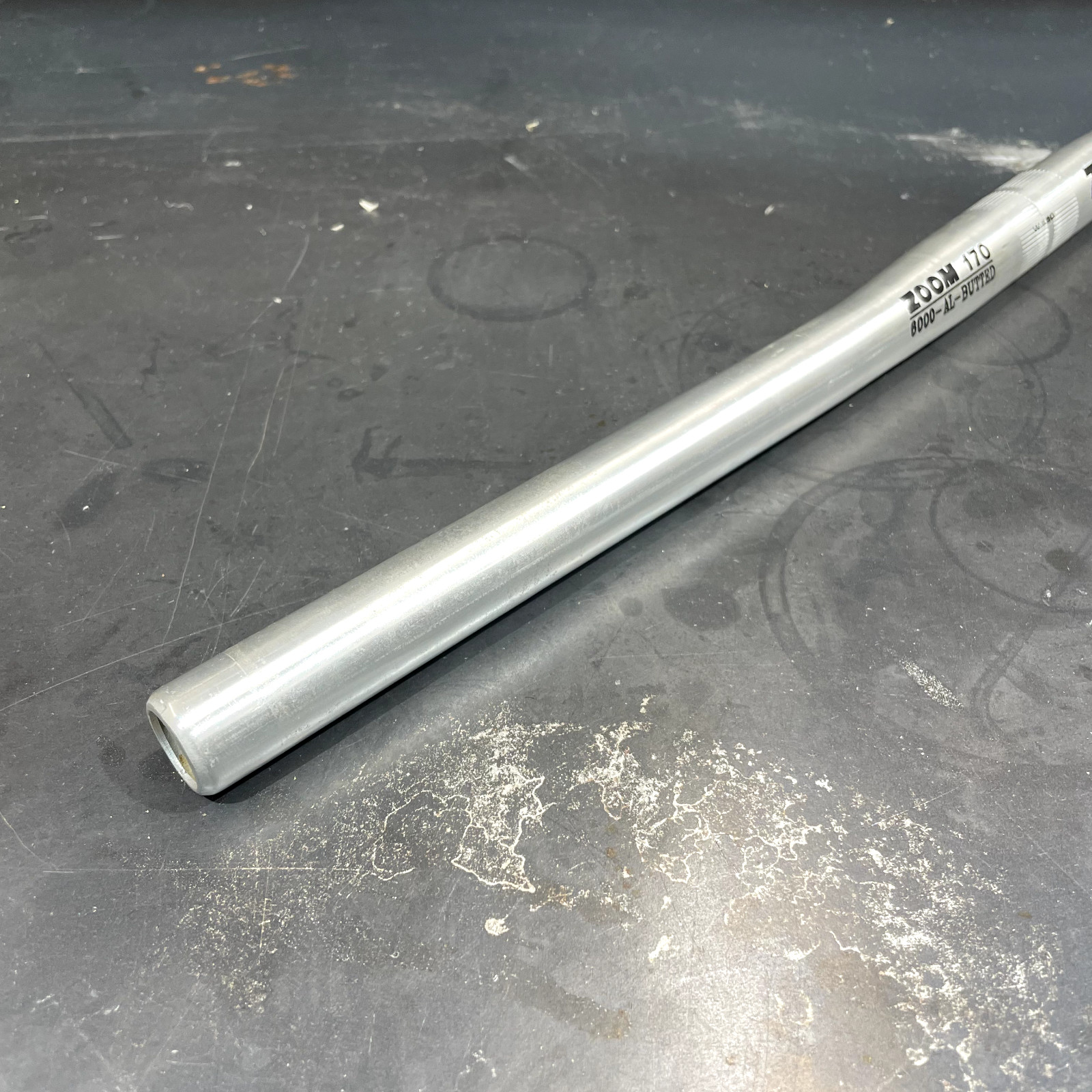 Vintage Zoom 170 Flat Bat – Aluminum – 25.4mm – 560mm – Used