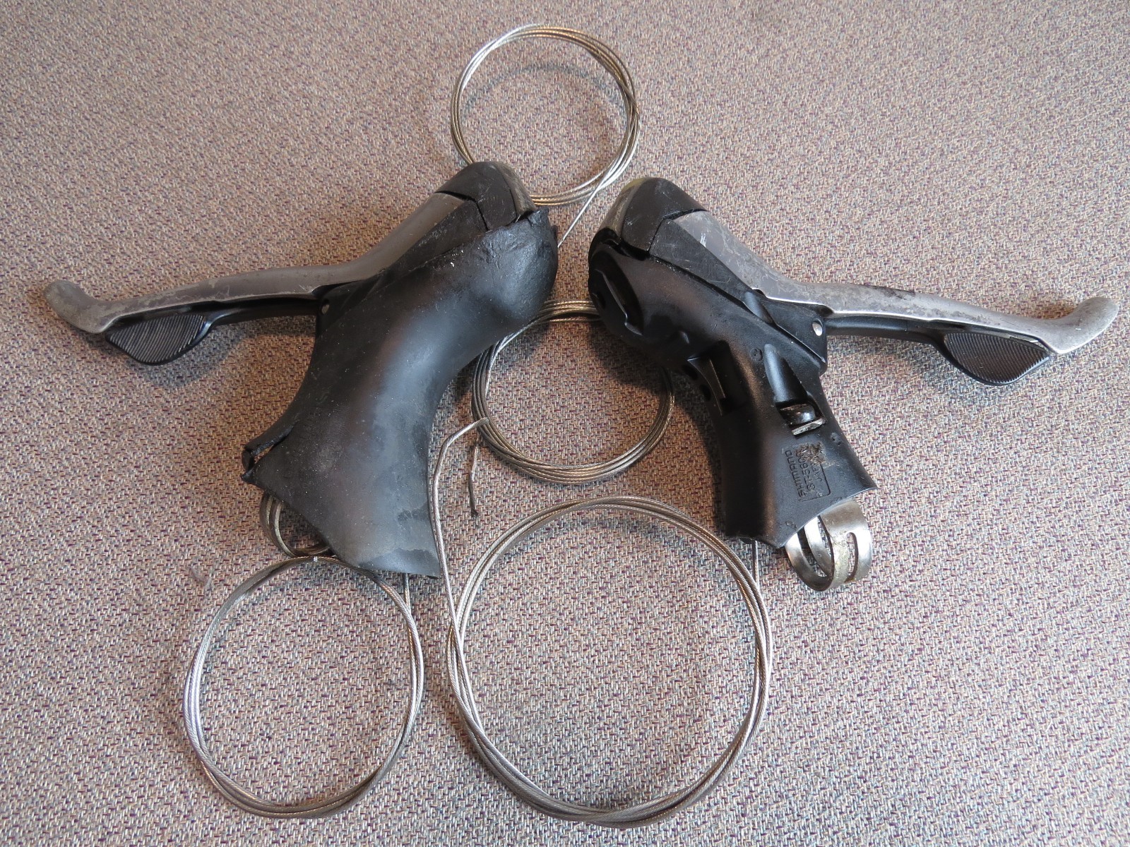 An Excellent- And Ugly – 3×10-Spd Shimano Sora Shifting Brake Lever Set + Cables