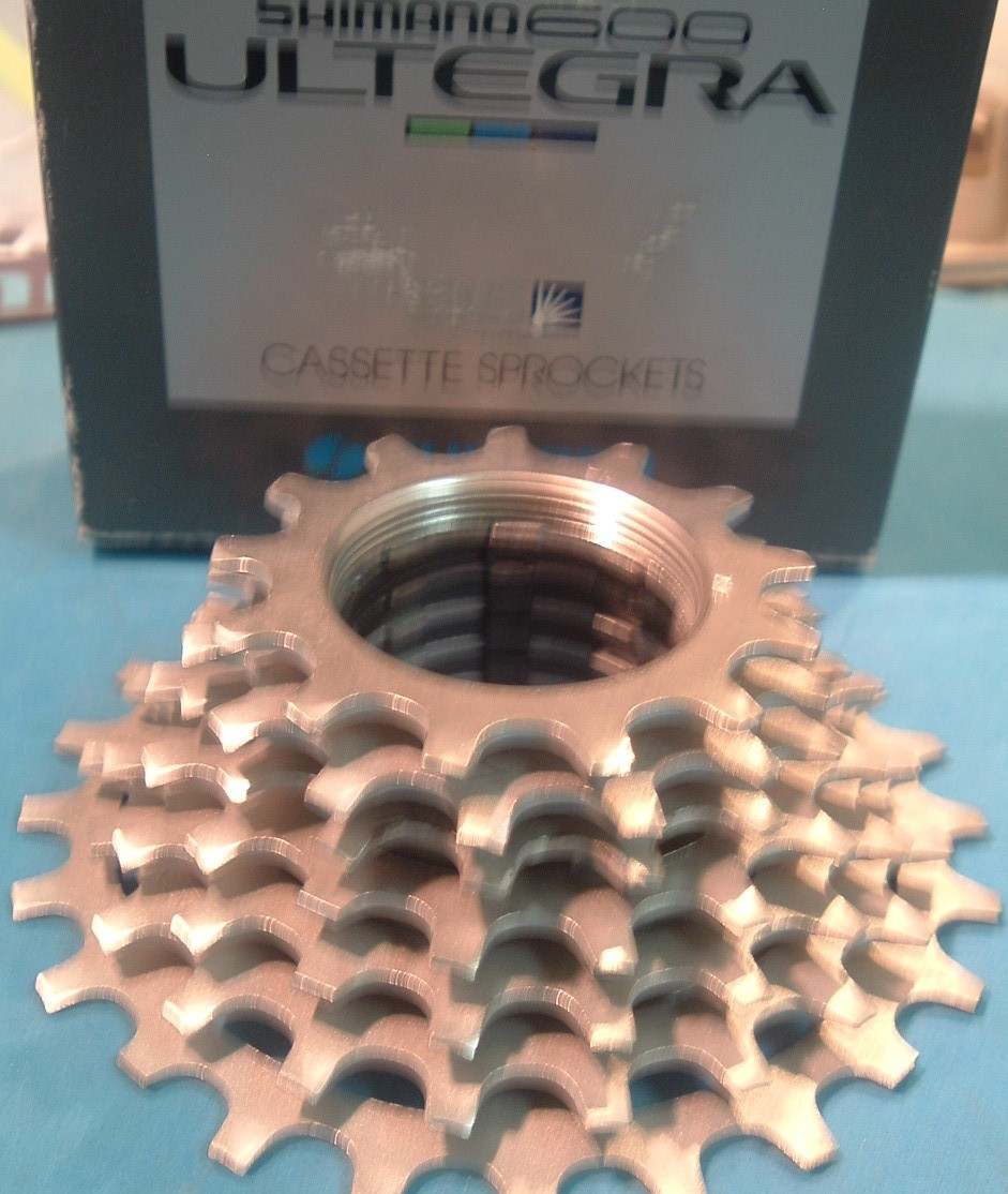 Shimano 600 Ultegra 7-Spd 13-24T CS-6400 UniGlide Road Cassette NEW / NOS-NIB+