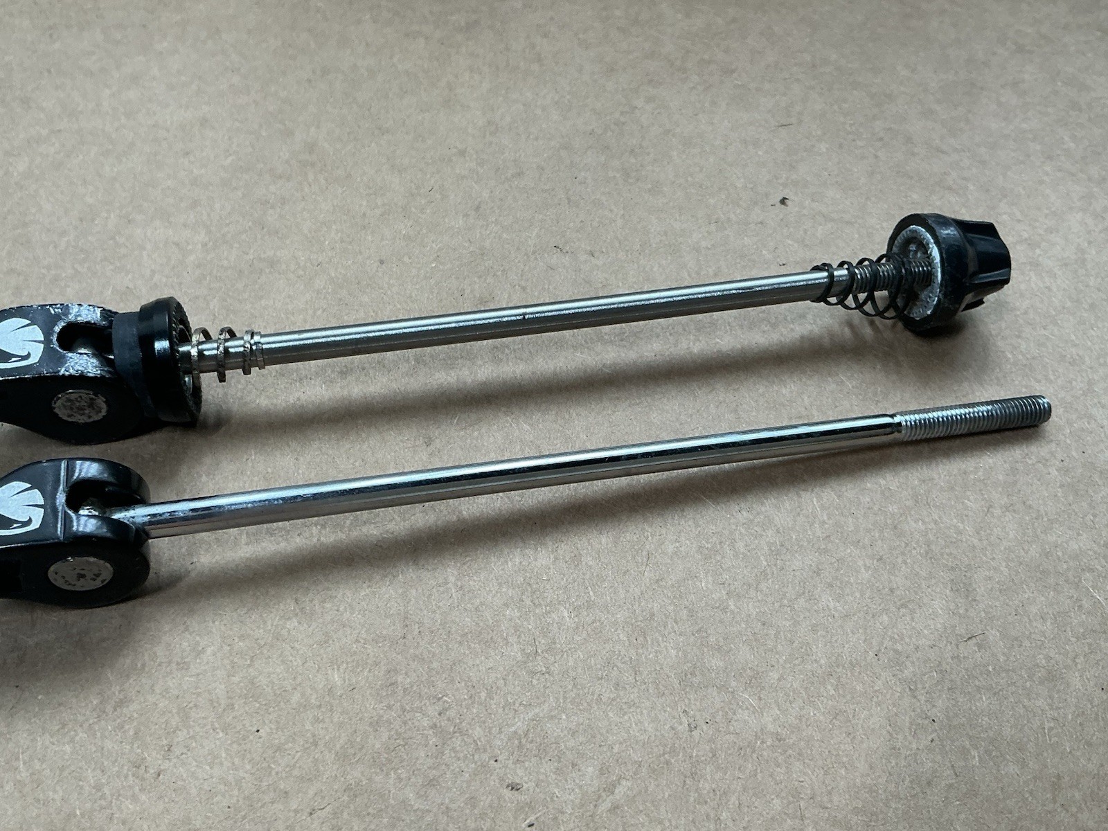 American Classic Titanium Front Quick-Release Skewer +Extra Road/MTB