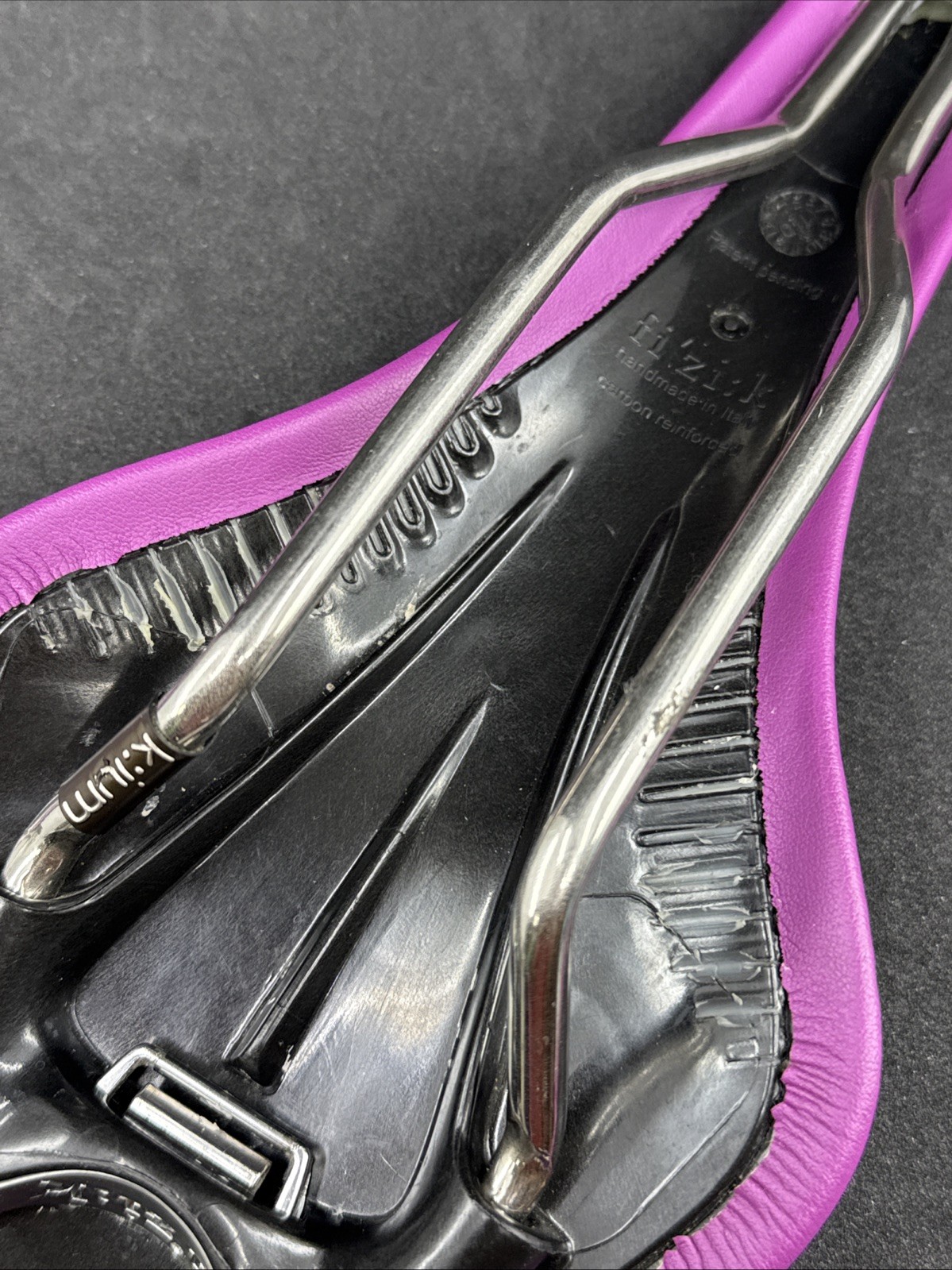 fi:zi’k Arione VS TEST Purple 132mm K:ium Rail Saddle EXCELLENT USED