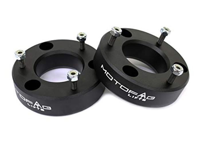 MotoFabLifts CH-2.5F-2R-19 2.5 in Front and 2 in Rear Leveling lift kit that