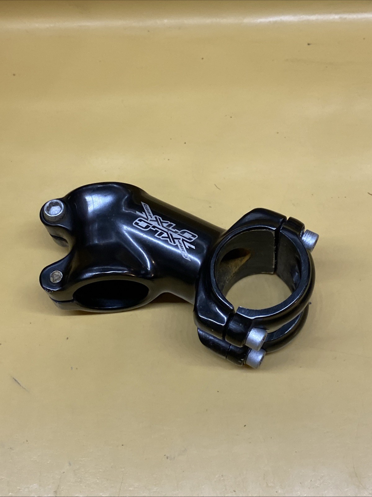 Black XL-C Comp Aluminum 65mm x 31.8mm x 20* x 1-1/8″ Threadless Stem