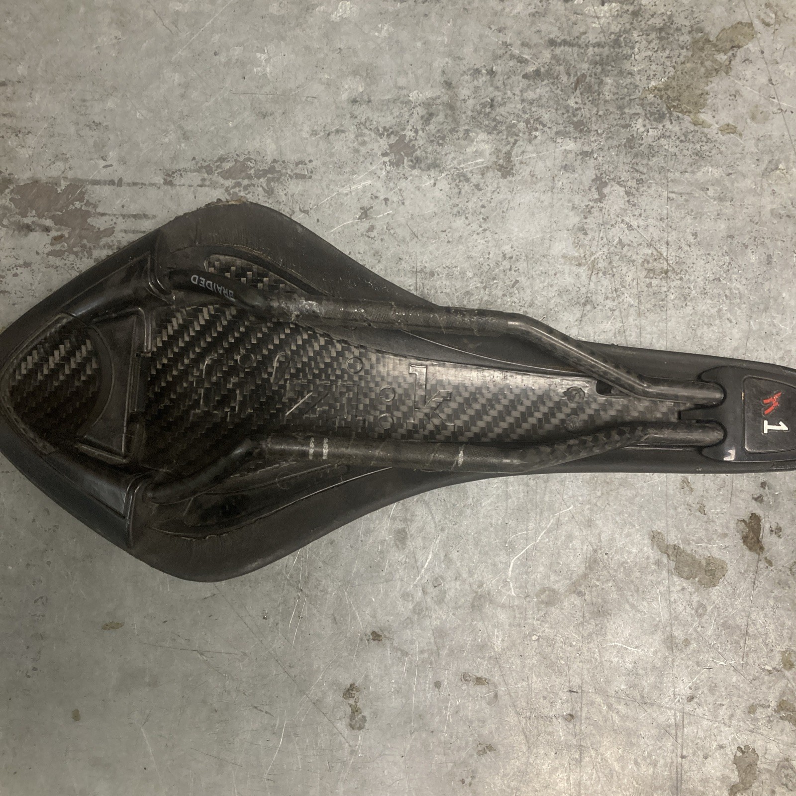 Fizik Arione R1 Carbon braided Rail Saddle 153 Grams regular 126mm width