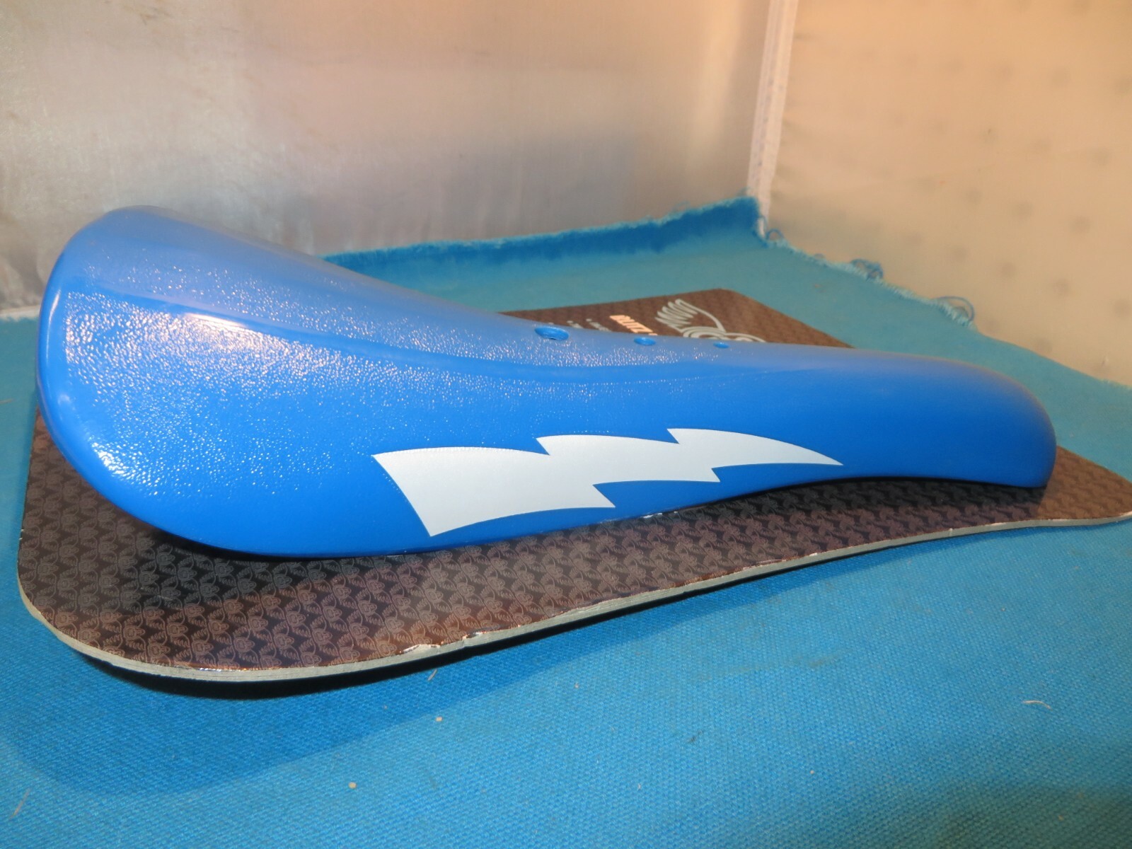 SE Racing BMX Blitz Blue Bicycle Seat with Bottle Opener Brace – New
