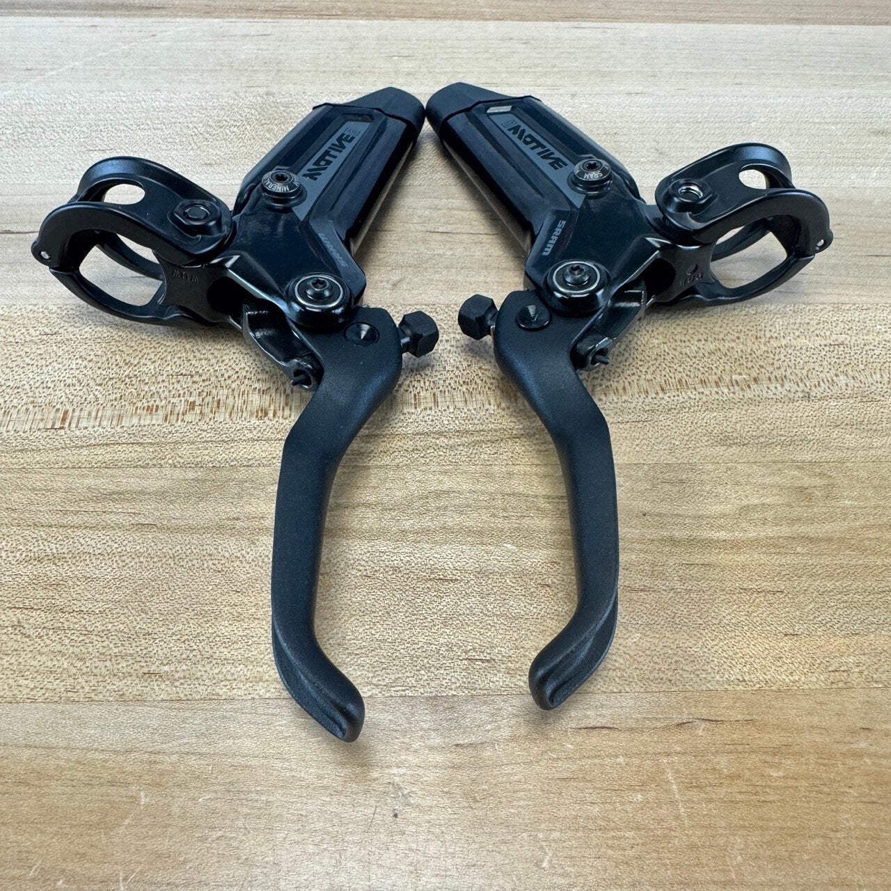 Low Mile! SRAM Motive Silver Post Mount MTB Hydraulic Brakeset 559g