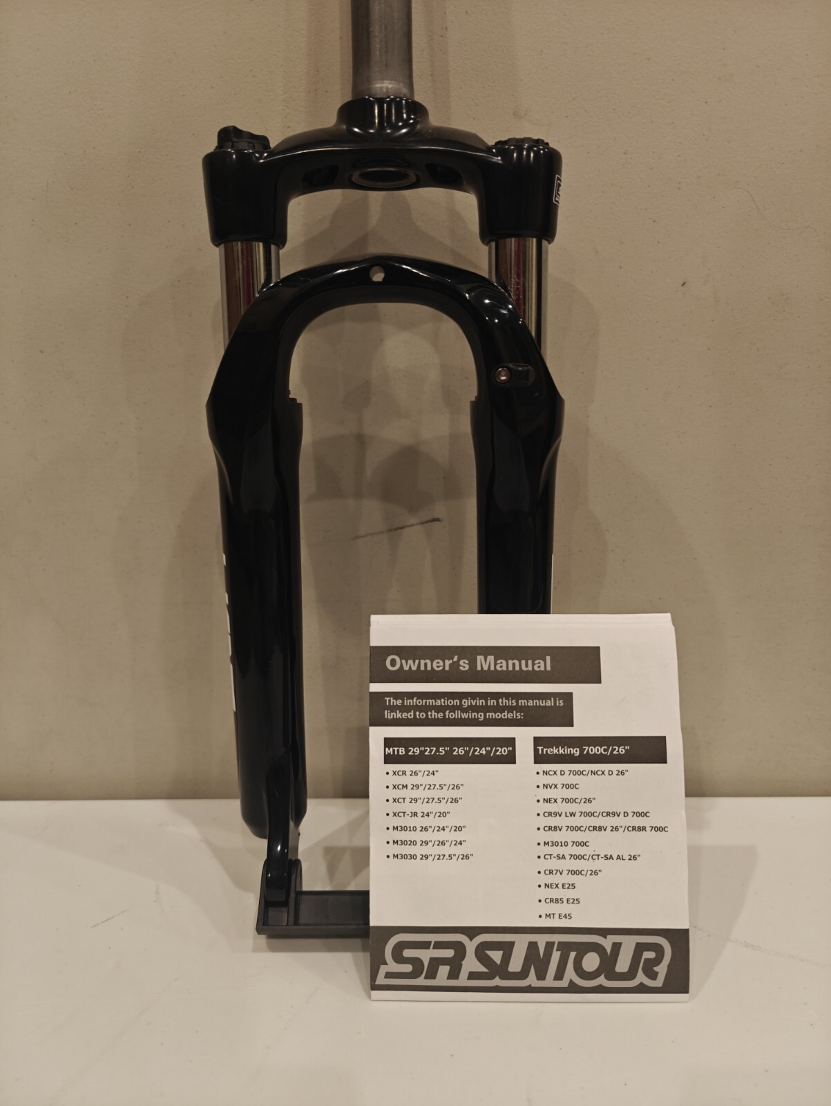 SR Suntour XCT JR-L 20 Suspension Fork: 20″, 1-1/8″ Threadless Steerer, 63mm Tra