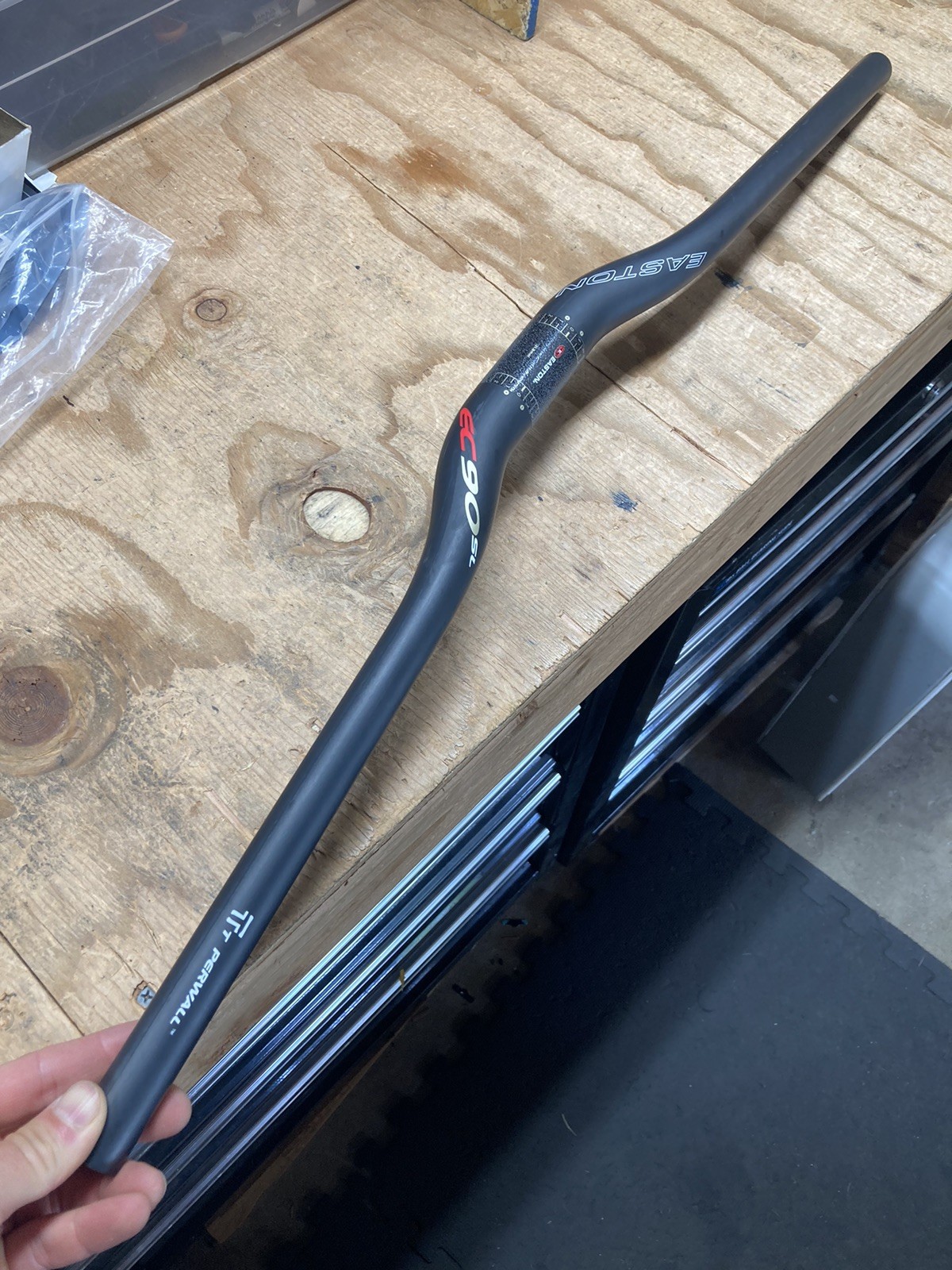 Easton EC90 SL carbon fiber riser handlebar 31.8 mm 765 mm long taperwall mtb