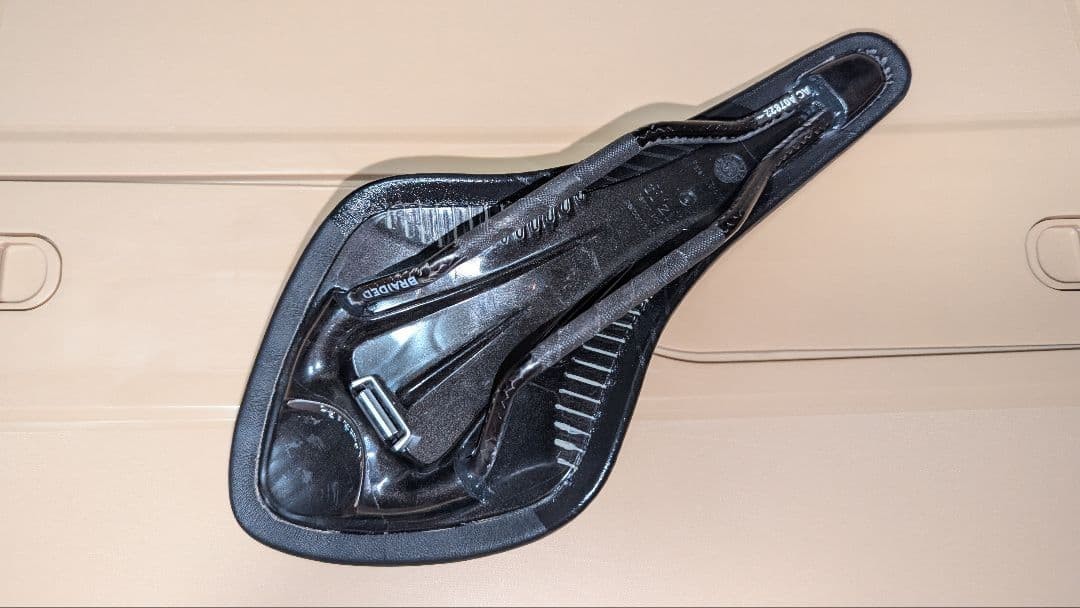 Fizik Arione Carbon Rail Bike Saddle 180g Used Scratches