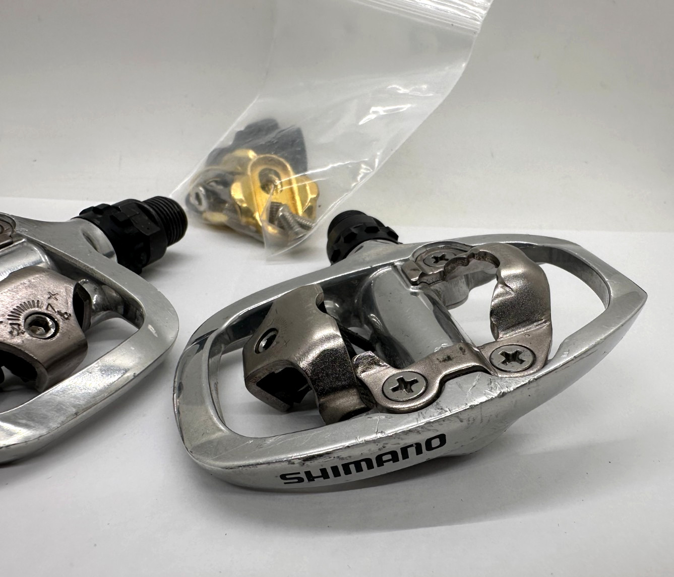 Shimano SPD Cycling Pedals Spinning Mountain Bike PD-A520 MTB Clipless 2 BOLT