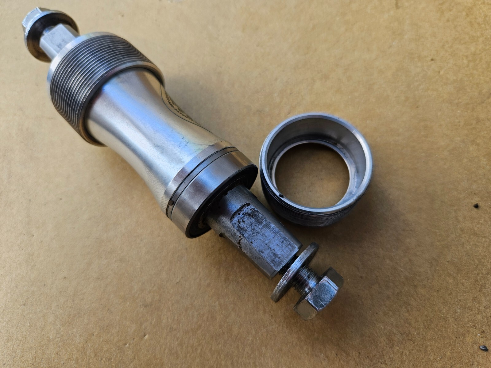 WTB Grease Guard 73mm Cartridge Bottom Bracket 113mm Spindle English Thread