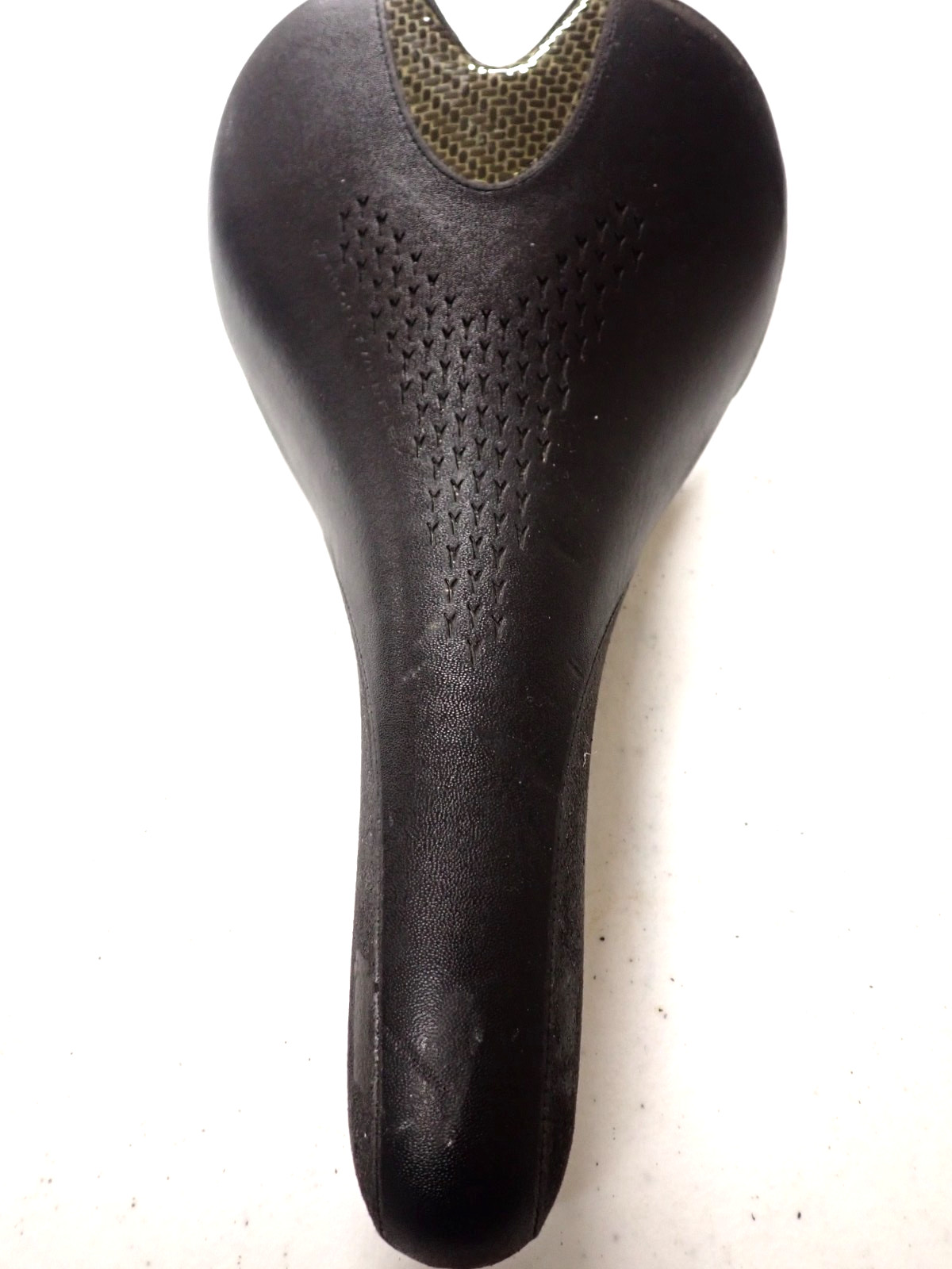 Fizik Aliante Twin Flex Road Bike Perforated Saddle with Carbon Braided Rails
