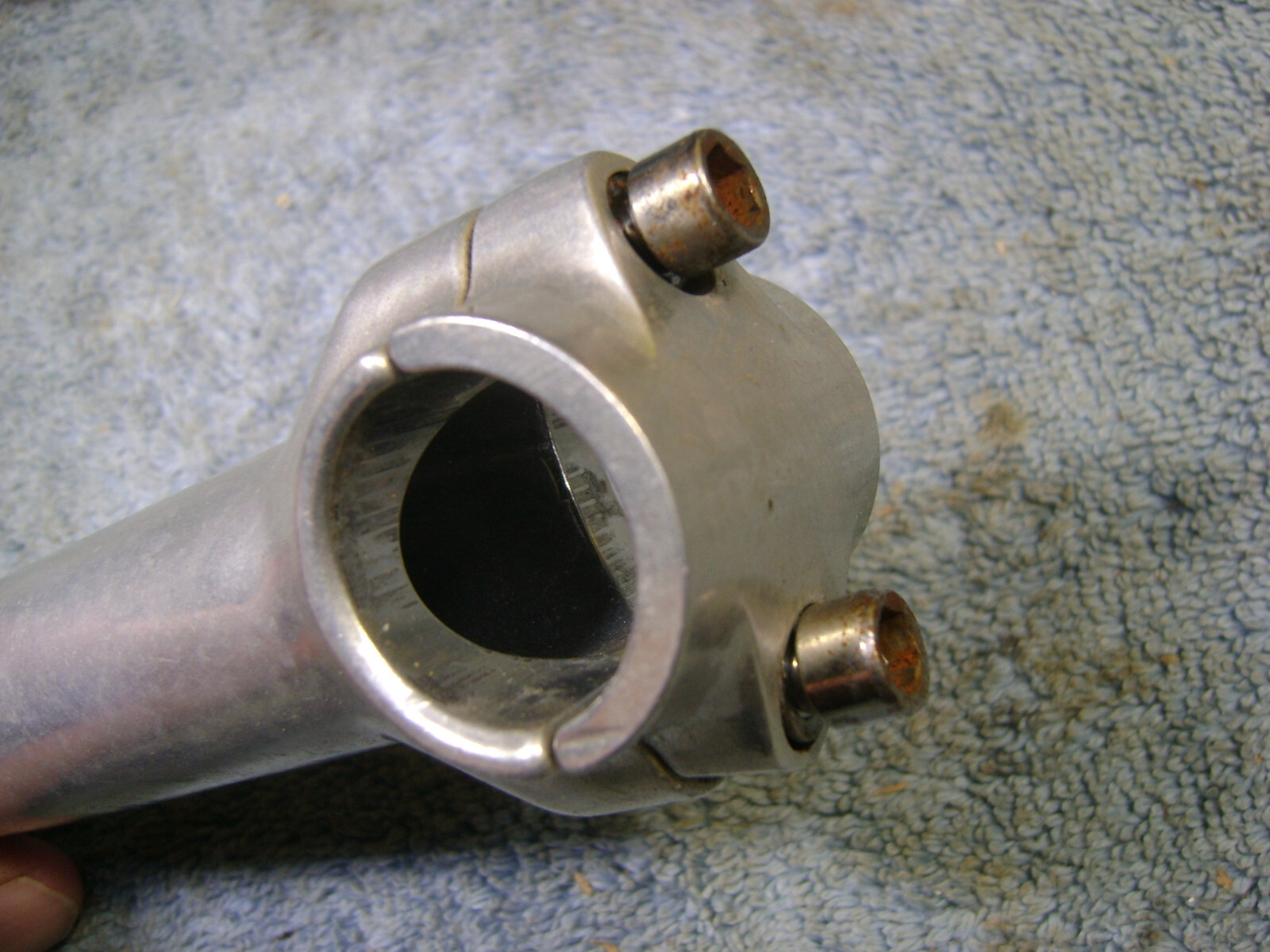 used 125mm bicycle handlebar stem to fit 28.6m.m. steerer 25.4mm bar