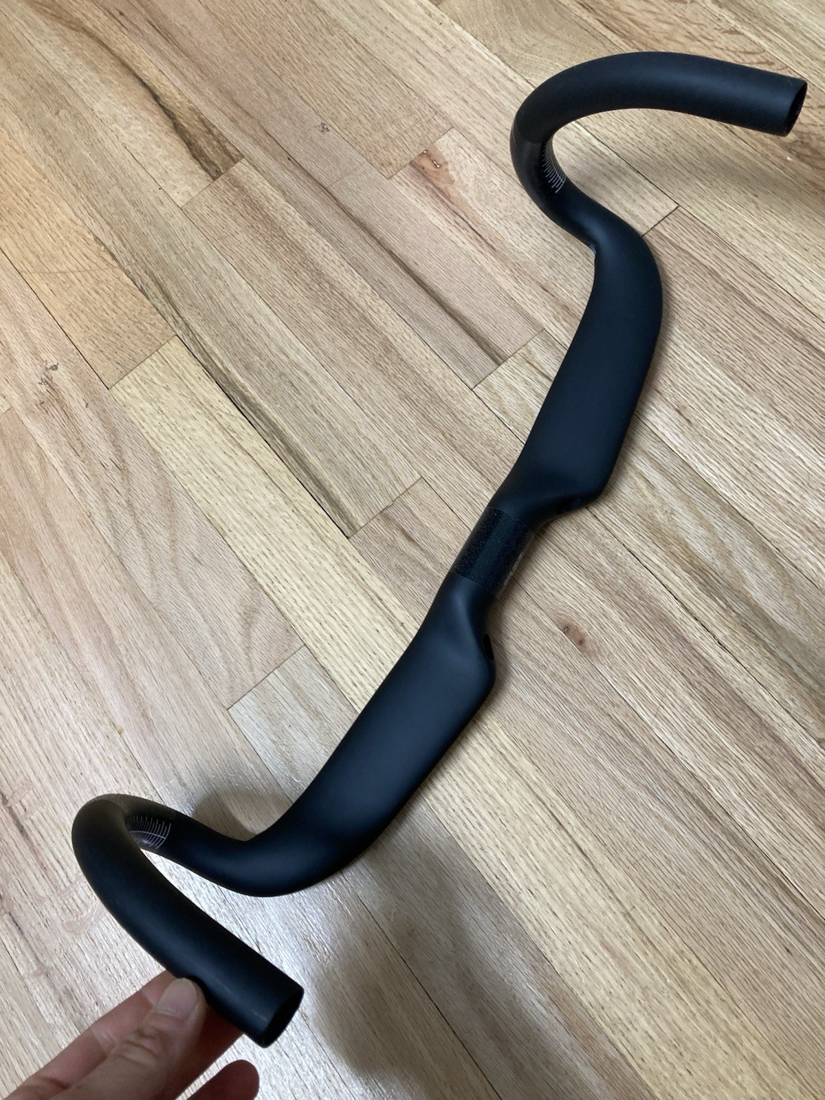 Zipp SL Speed aero carbon road handlebar 42 cm c-c internal routing matte black