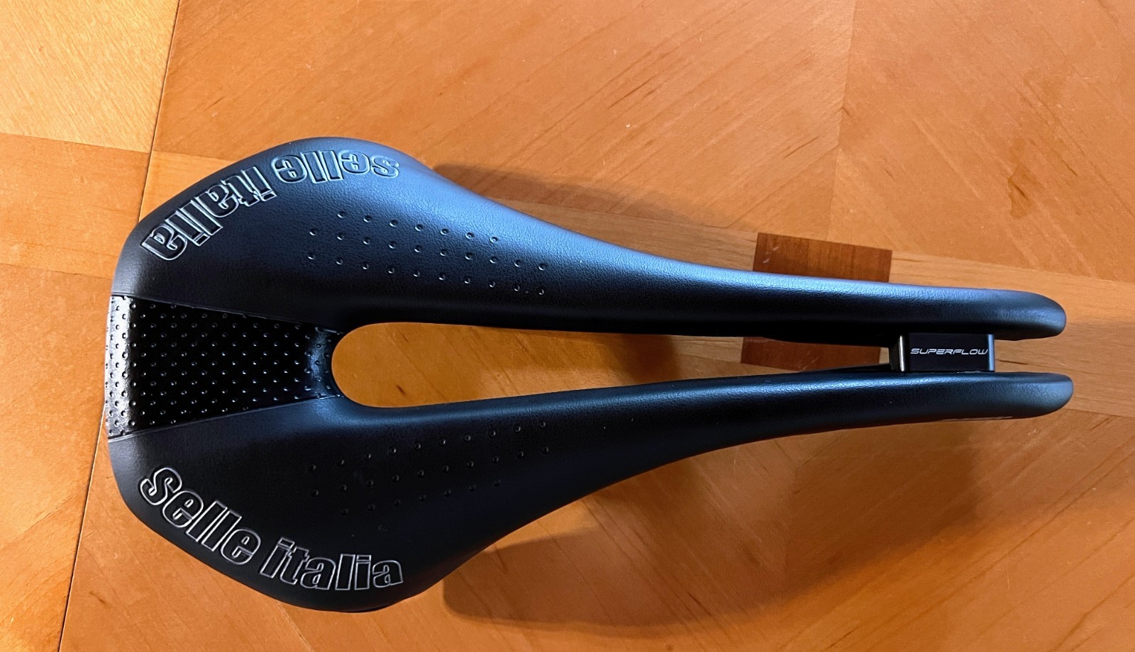 Sella Italia Novus Superflow Bike Saddle 148mm width