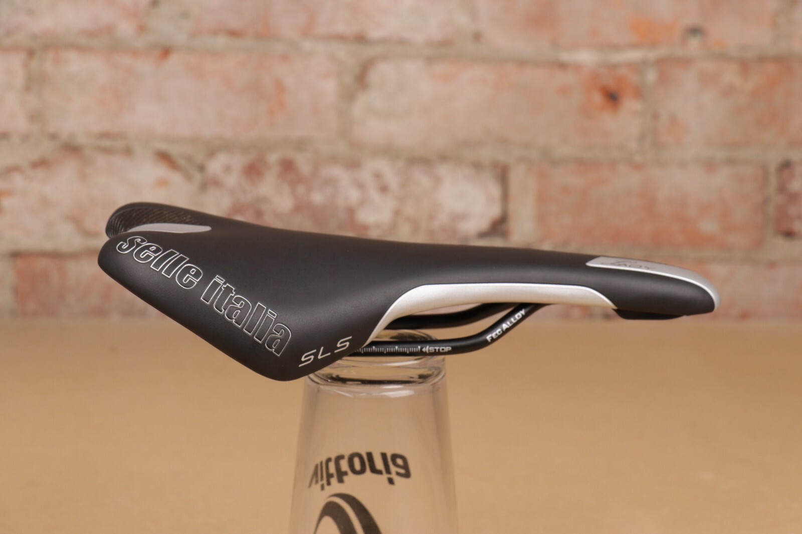 Selle Italia SLS Lady 135x270mm Womens Bicycle Saddle FEC Alloy Rails