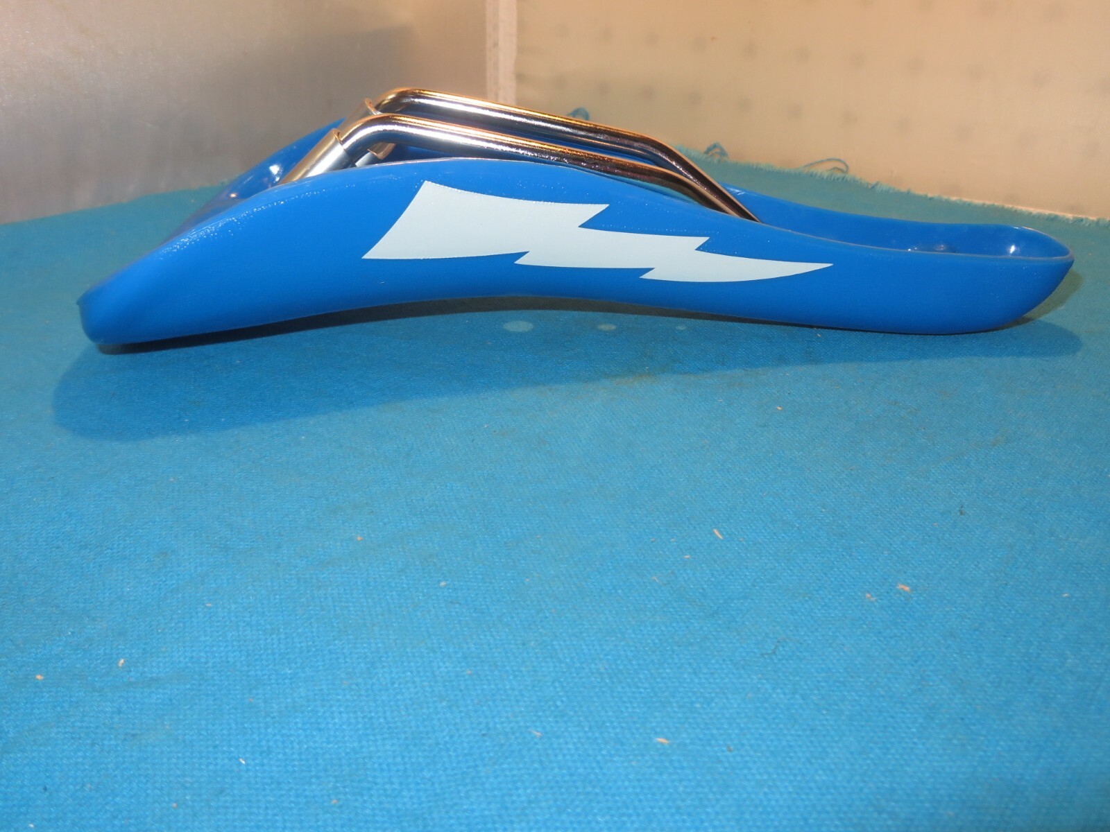 SE Racing BMX Blitz Blue Bicycle Seat with Bottle Opener Brace – New