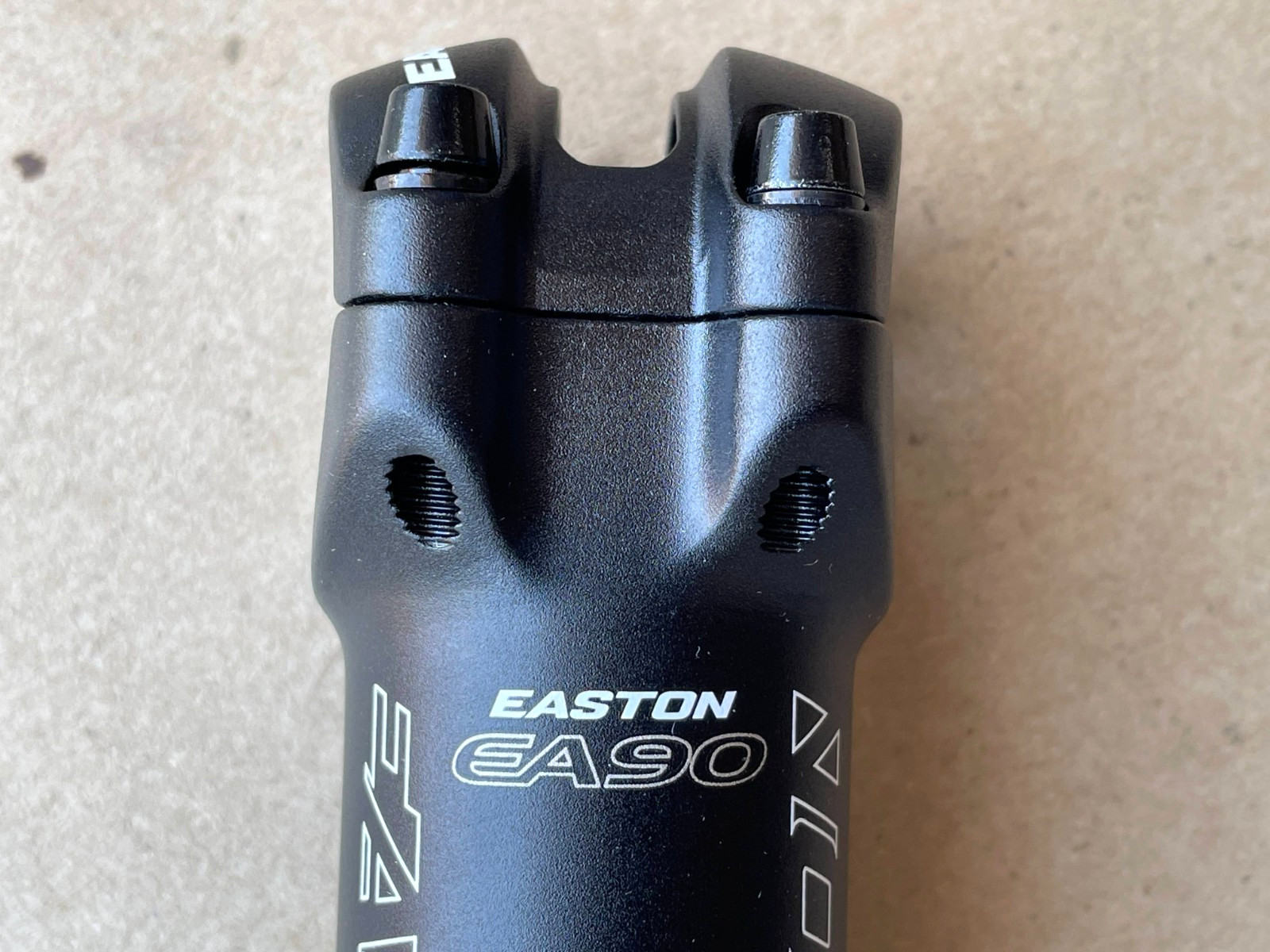 Easton EA90 1 1/8″ Threadless Stem Black 0 deg 100mm 31.8 clamp NIB/NOS