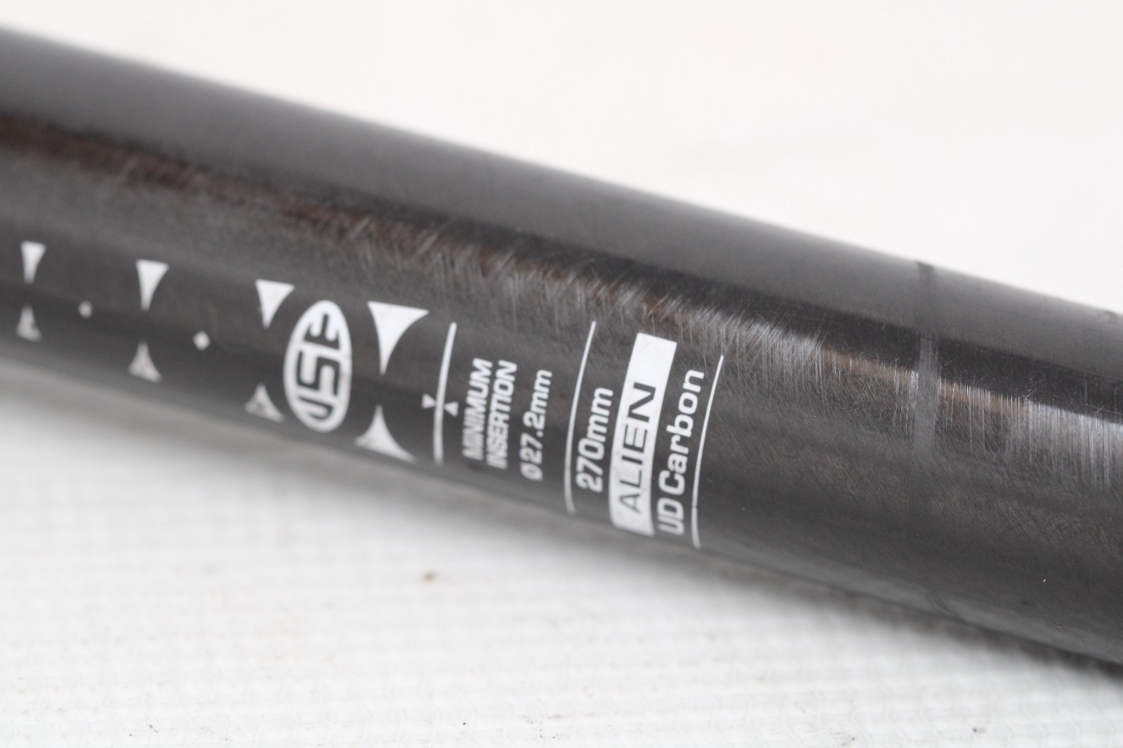 USE ALIEN CARBON SEATPOST 27.2mm 153g 270mm Length Black