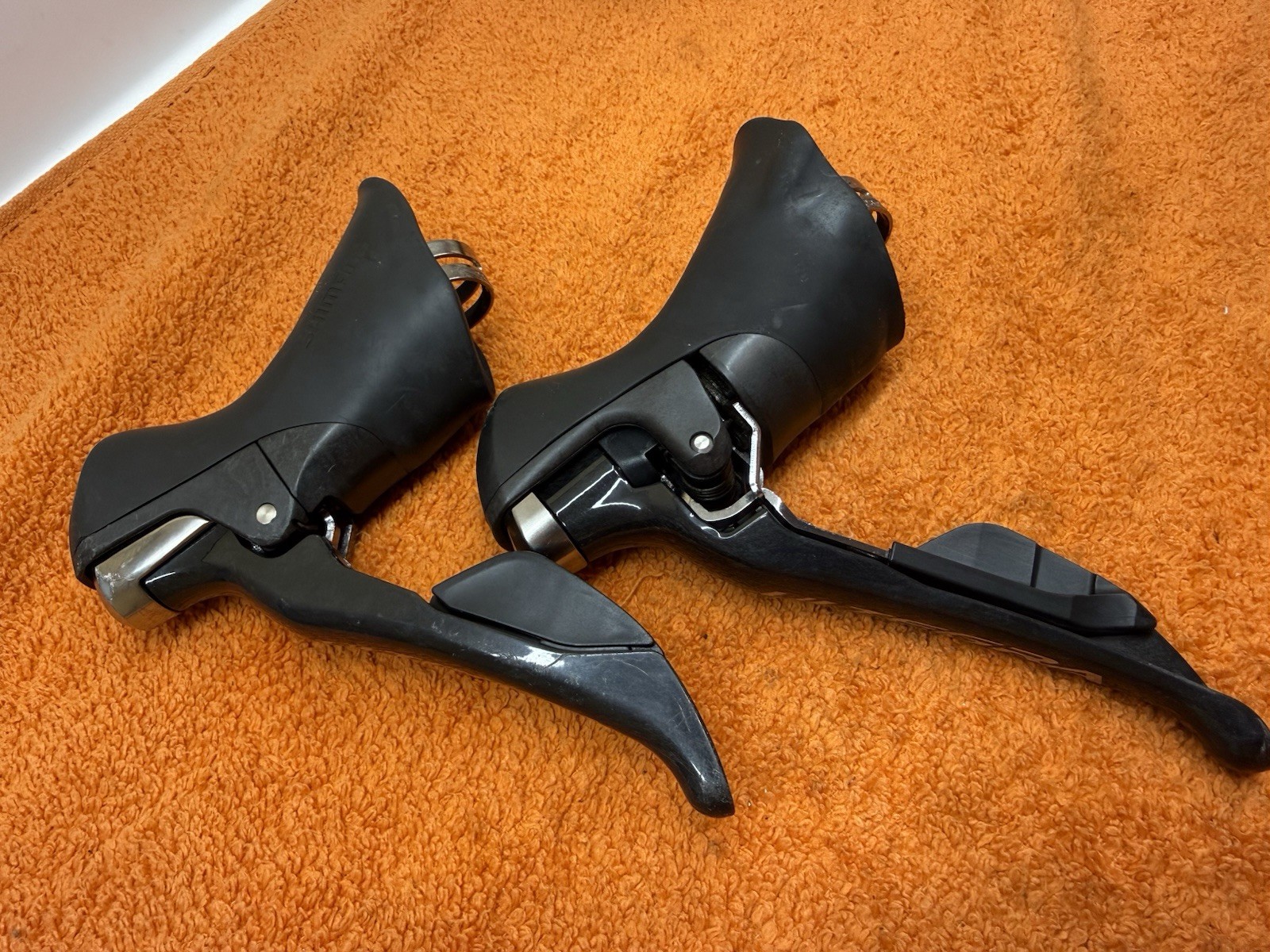 Shimano Ultegra ST-6800 2x11s Speed Shifters. Shift Brake Lever Set