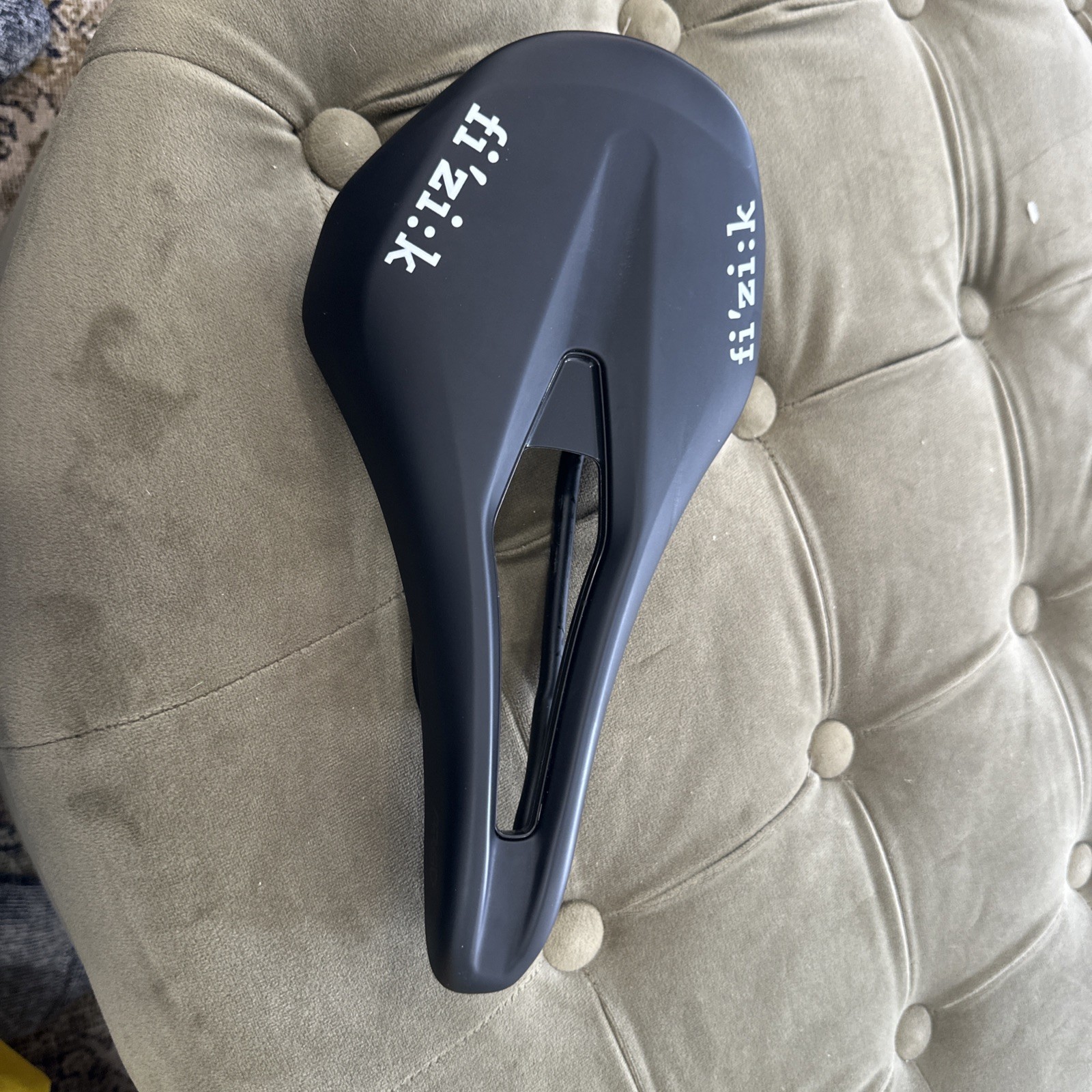 Fizik Vento Argo R5,road Cycling Short-nose Saddle, Black, 140Mm
