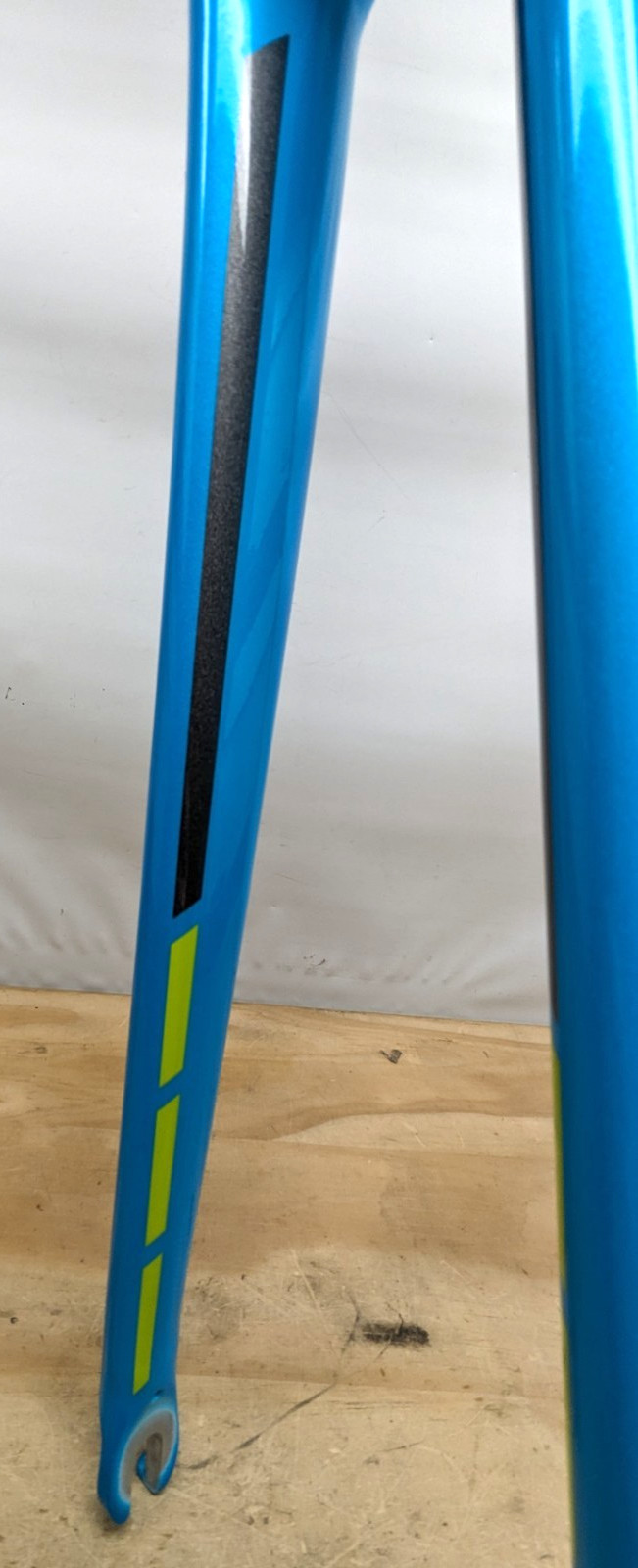 TREK Bontrager Carbon Rim Fork Blue Green 50mm Rake Tapered 209mm Steerer