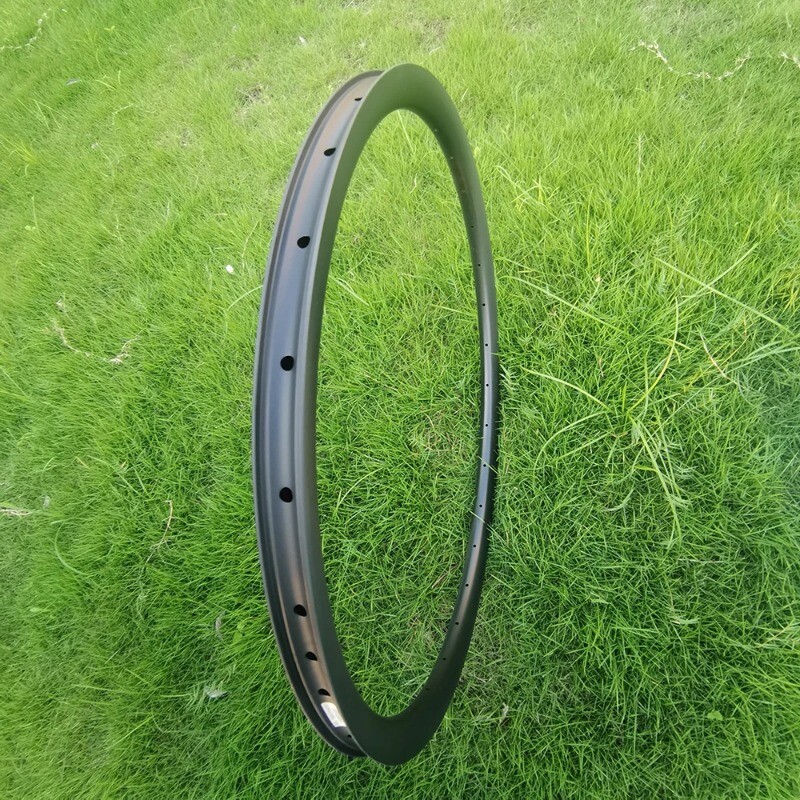Superlight 700C Road Bike Carbon Rims Symmetric Tubeless Clincher Bicycle Wheels
